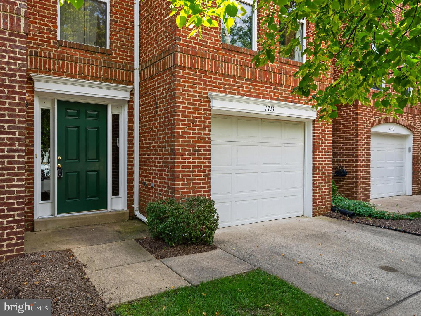 Reston, Virginia, 20190, United States, 3 Bedrooms Bedrooms, ,4 BathroomsBathrooms,Residential,For Sale,1901869