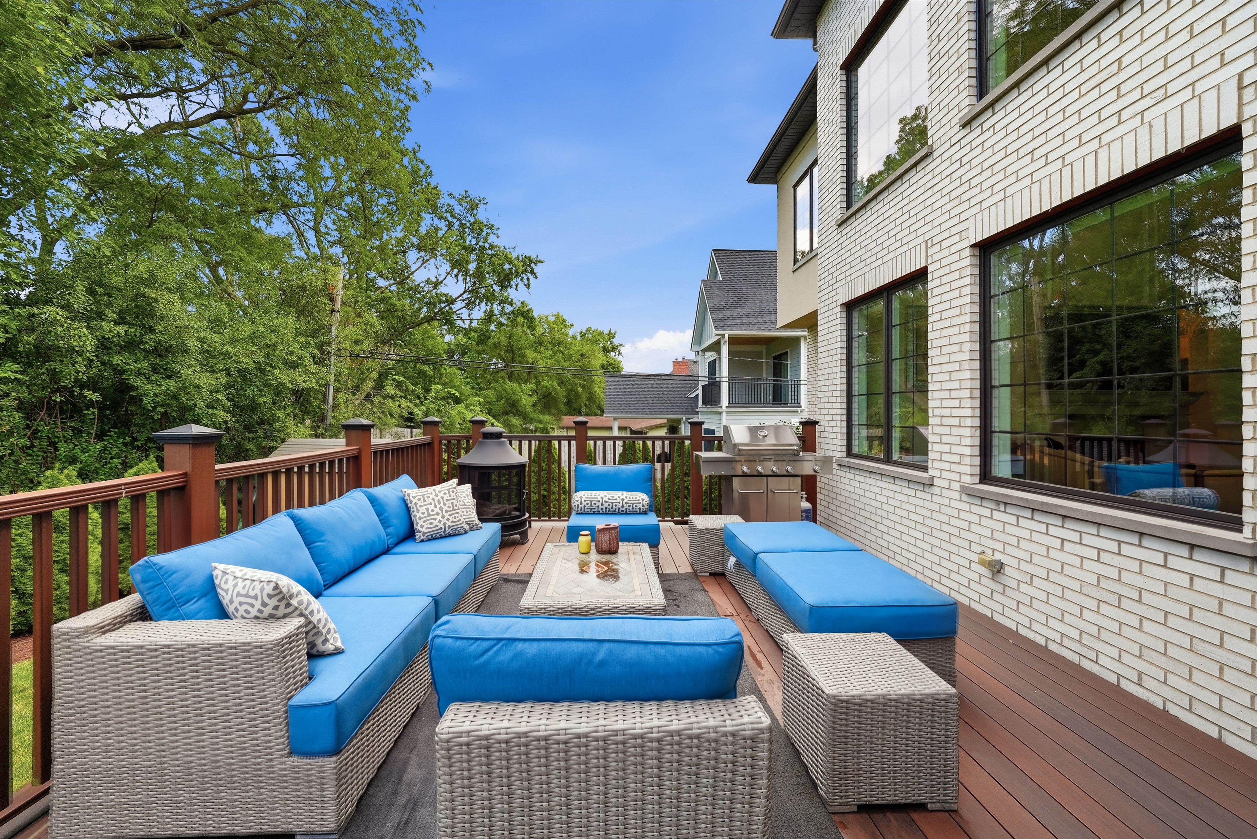  Perfectly Positioned in the Prestigious Golfview Hills Community of Hinsdale - 物件實景