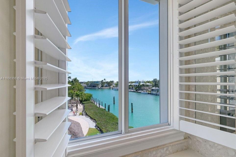 Islamorada, Florida, 33036, United States, 8 Bedrooms Bedrooms, ,10 BathroomsBathrooms,Residential,For Sale,1807381