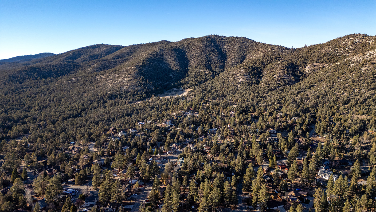 Big Bear City, California, 92314, United States, 4 Bedrooms Bedrooms, ,3 BathroomsBathrooms,Residential,For Sale,2000367