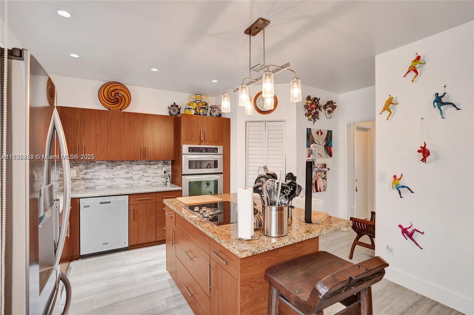 Aventura, Florida, 33180, United States, 4 Bedrooms Bedrooms, ,4 BathroomsBathrooms,Residential,For Sale,1826404