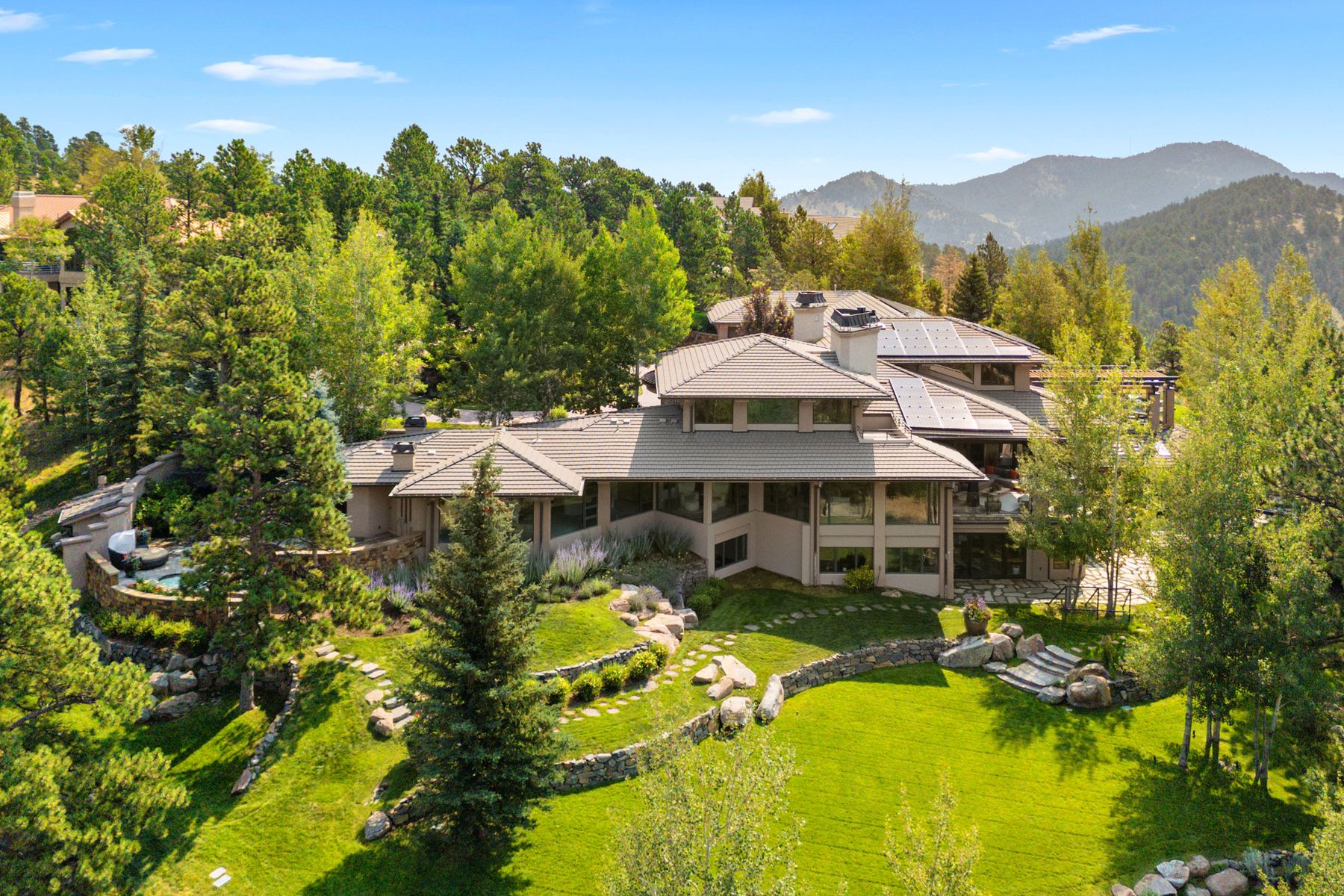  Premium Location with Unobstructed Front Range Views - 物件實景