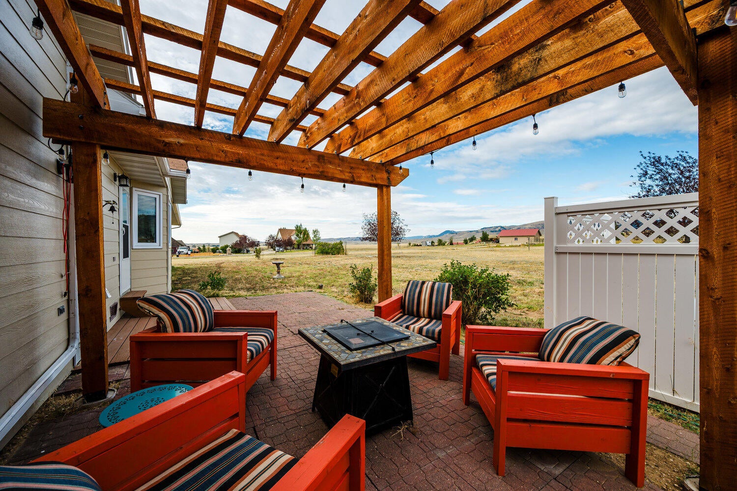 Buffalo, Wyoming, 82834, United States, 3 Bedrooms Bedrooms, ,2 BathroomsBathrooms,Residential,For Sale,1982571