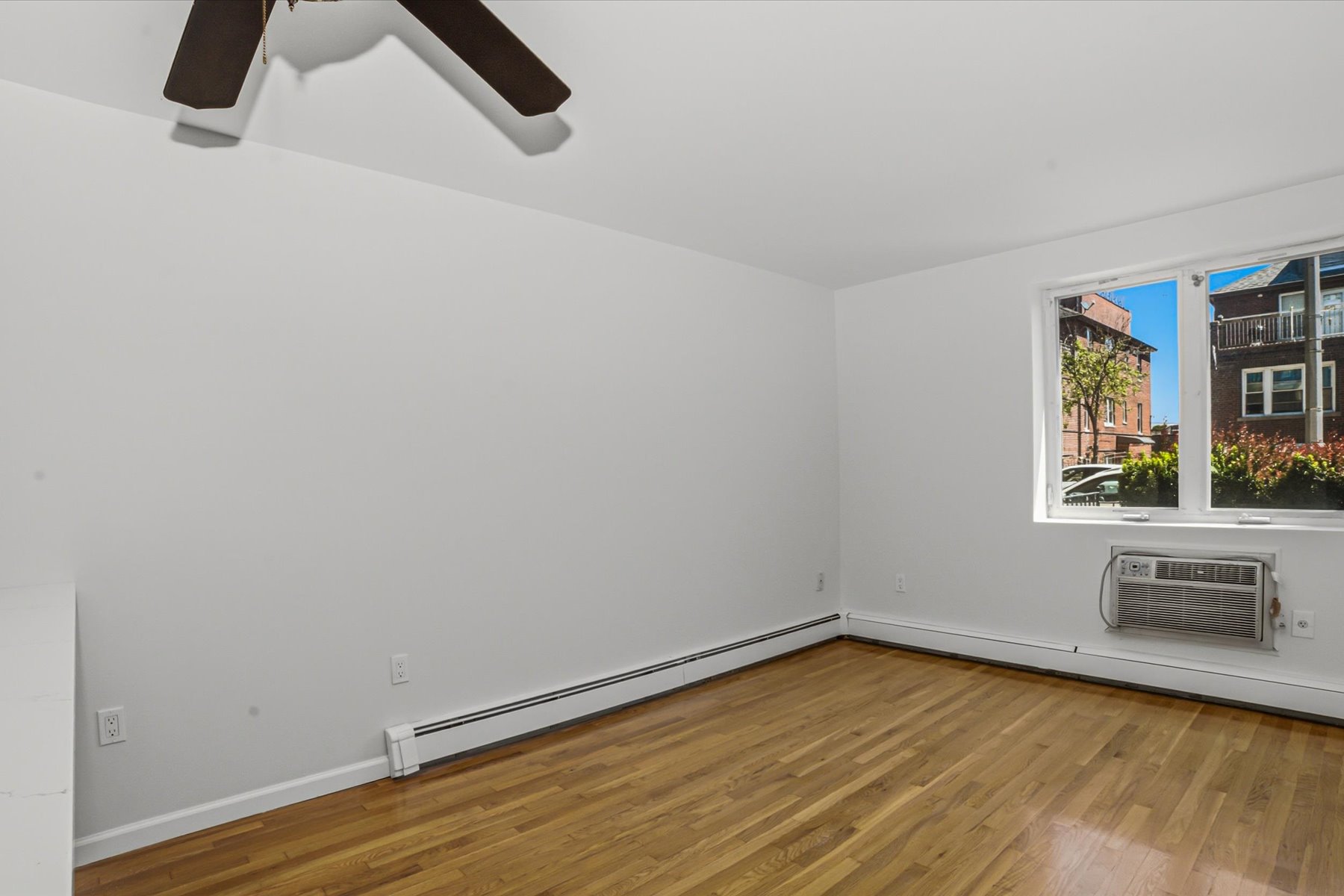  2011 Colonial Avenue, Bronx, NY, 10461 - 物件實景
