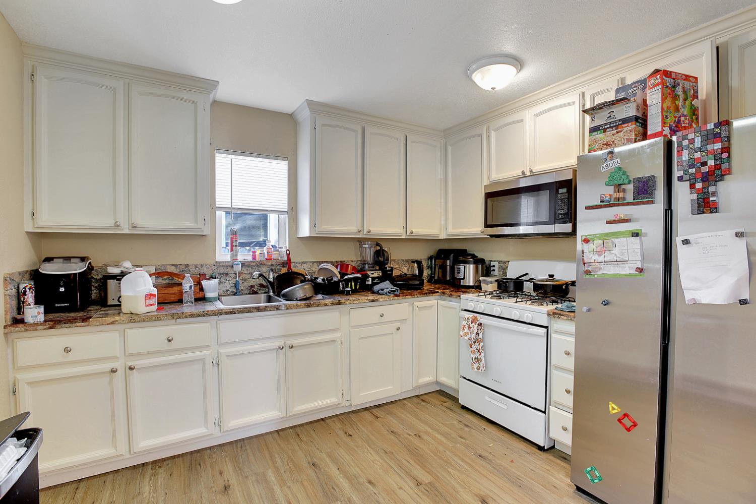 Sacramento, California, 95820, United States, 3 Bedrooms Bedrooms, ,2 BathroomsBathrooms,Residential,For Sale,1993512