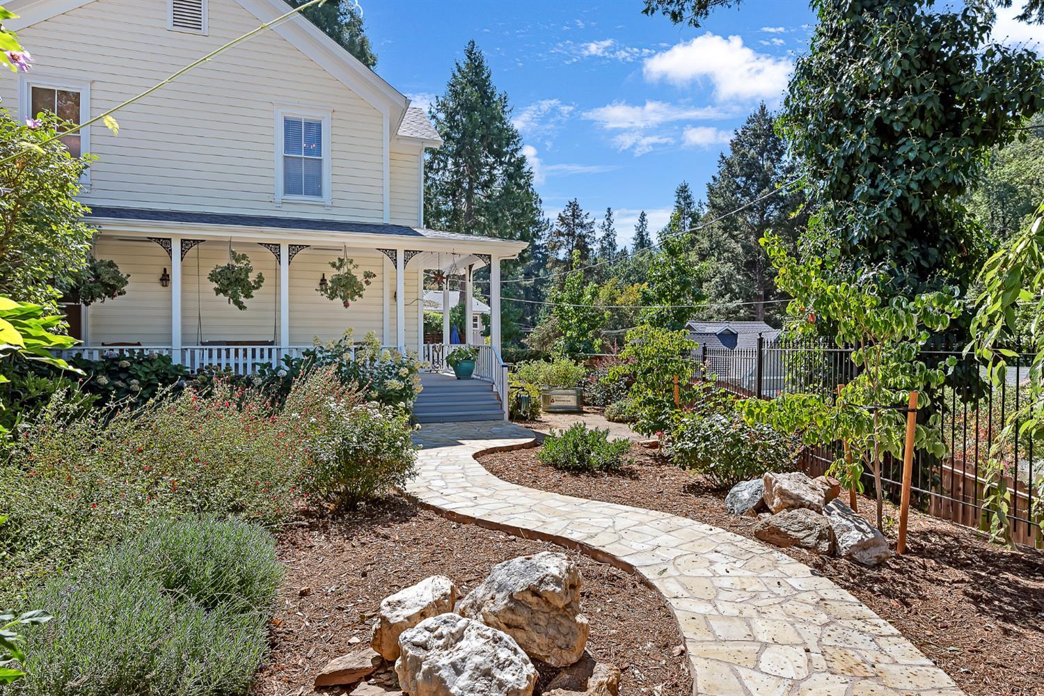 Placerville, California, 95667, United States, 4 Bedrooms Bedrooms, ,2 BathroomsBathrooms,Residential,For Sale,1978862