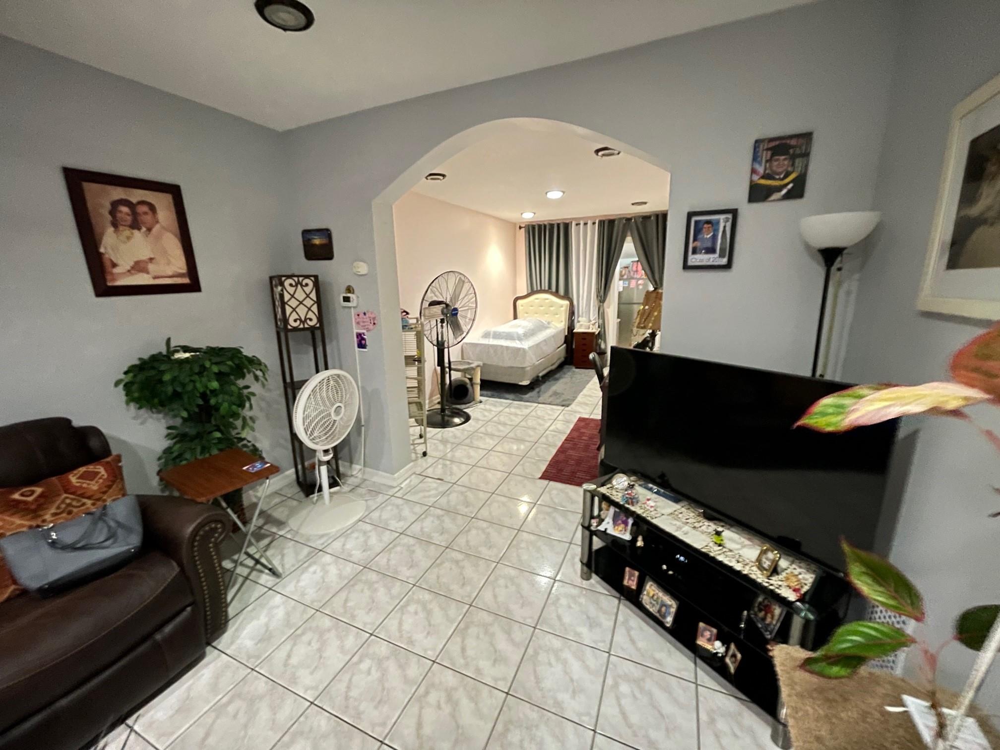 Brooklyn, New York, 11208, United States, 3 Bedrooms Bedrooms, ,3 BathroomsBathrooms,Residential,For Sale,1920329