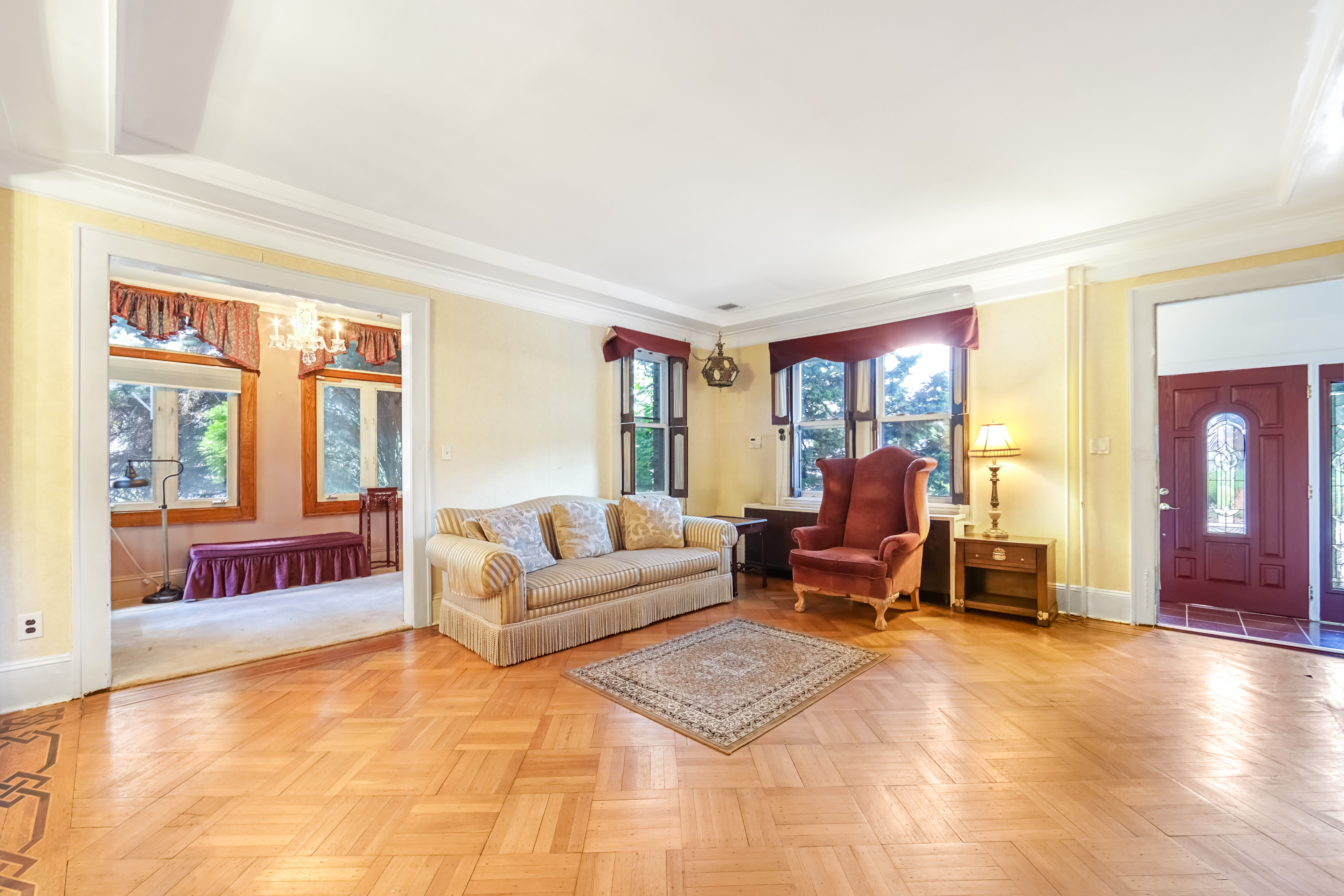 Cliffside Park, New Jersey, 07010, United States, 3 Bedrooms Bedrooms, ,3 BathroomsBathrooms,Residential,For Sale,1980135