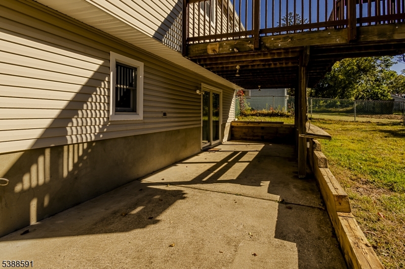 Plainfield City, New Jersey, 07060, United States, 4 Bedrooms Bedrooms, ,2 BathroomsBathrooms,Residential,For Sale,1961525