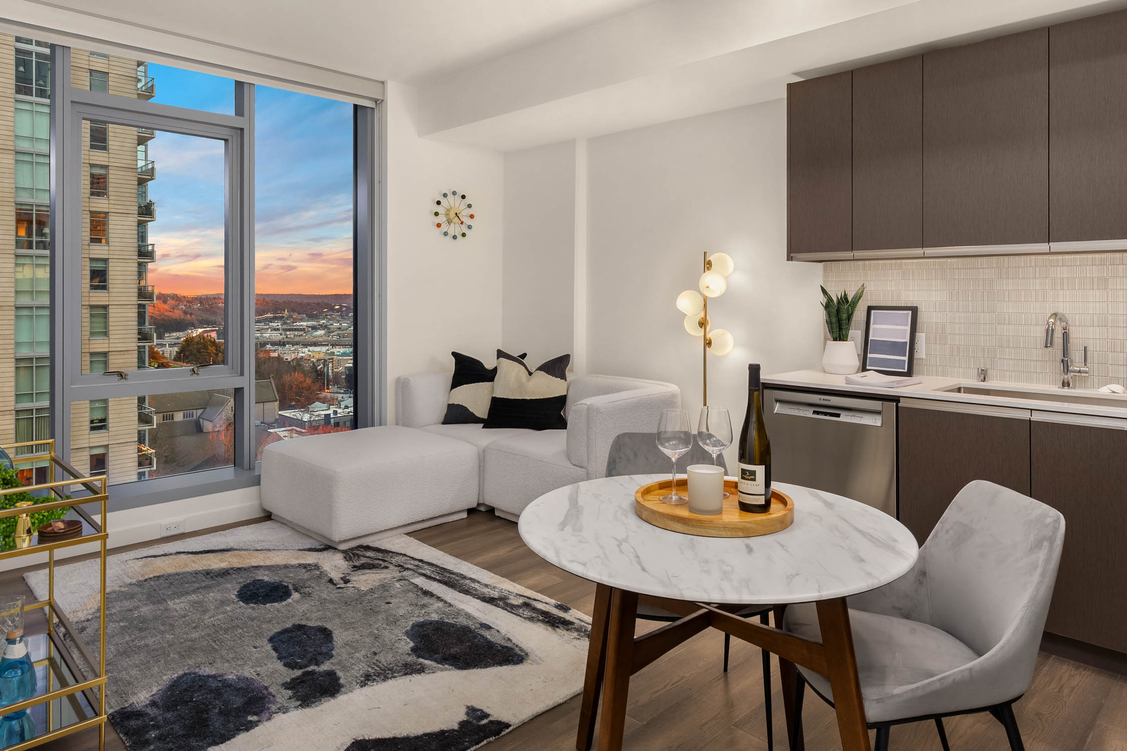  800 Columbia Street Unit #706, Seattle, WA 98104 - 物件實景