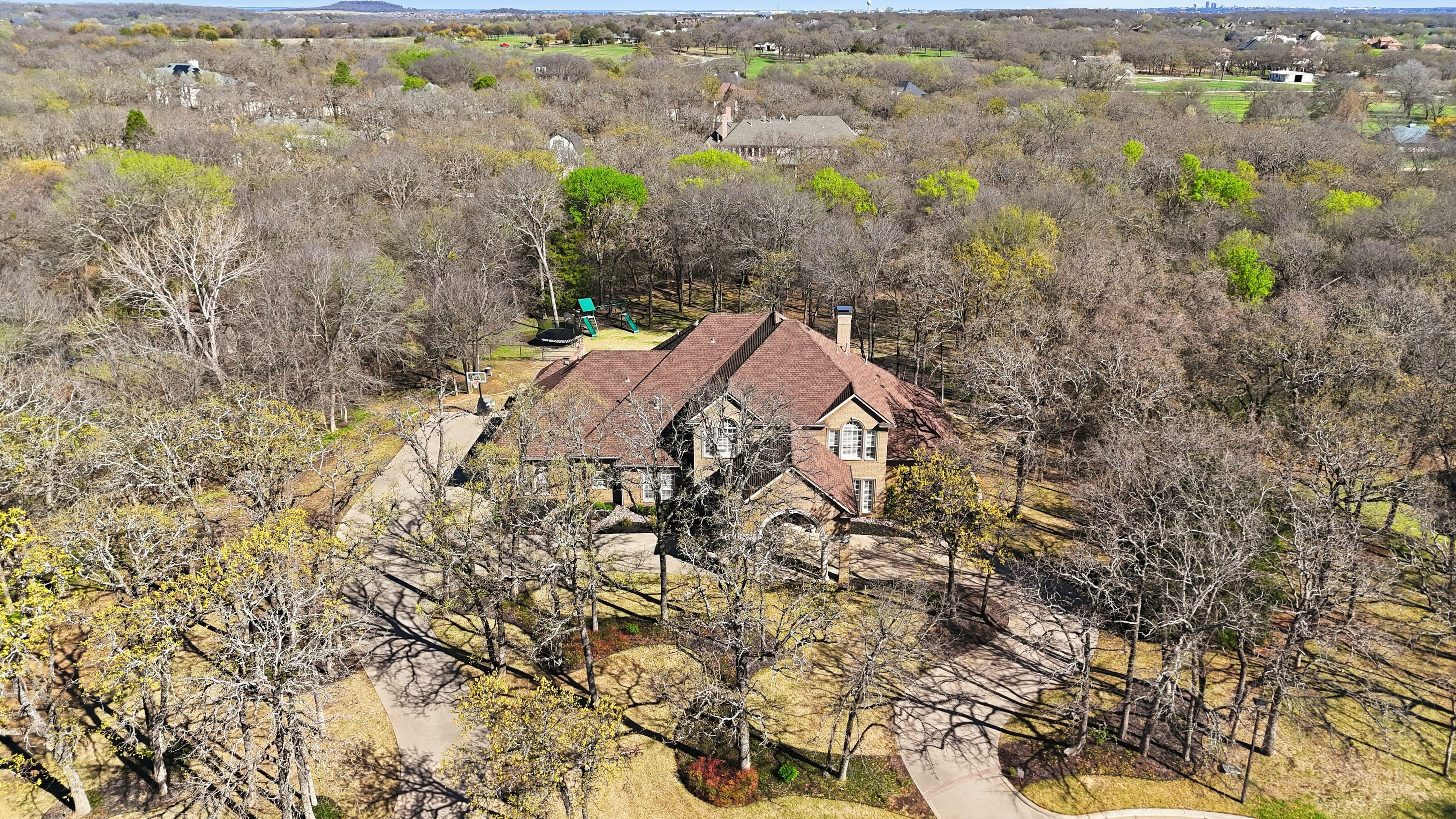  Resort-Style Estate Living on 1.9 Wooded Acres in Prestigious Shadow Wood Estate - 物件實景