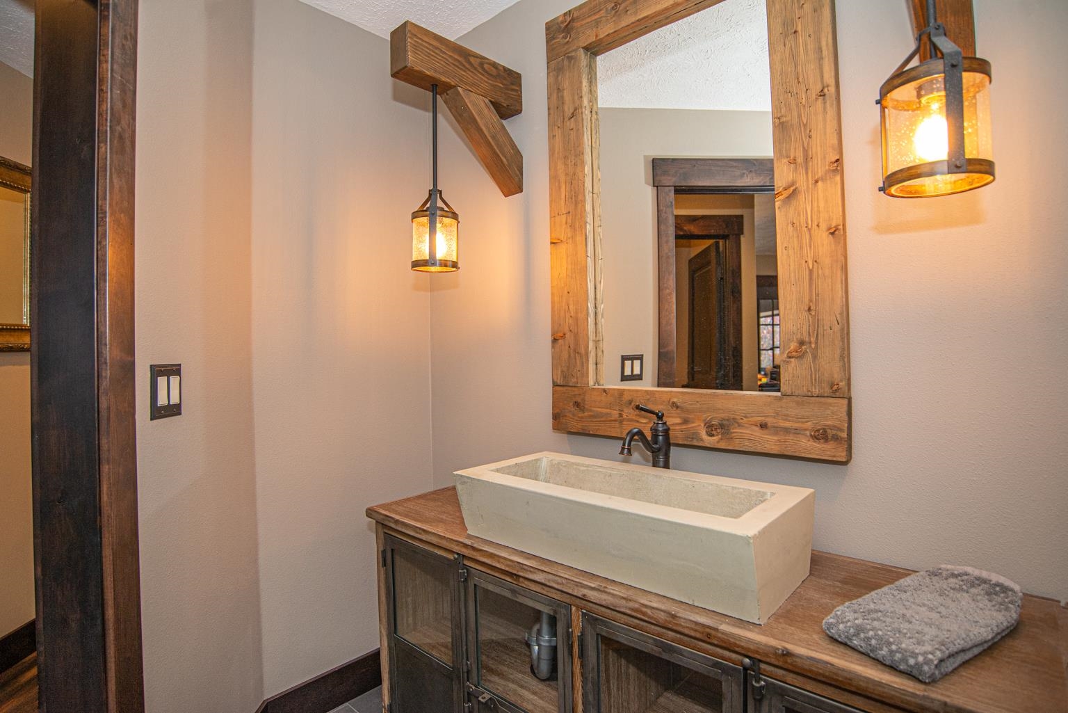 Colbert, Washington, 99005, United States, 5 Bedrooms Bedrooms, ,4 BathroomsBathrooms,Residential,For Sale,1974810