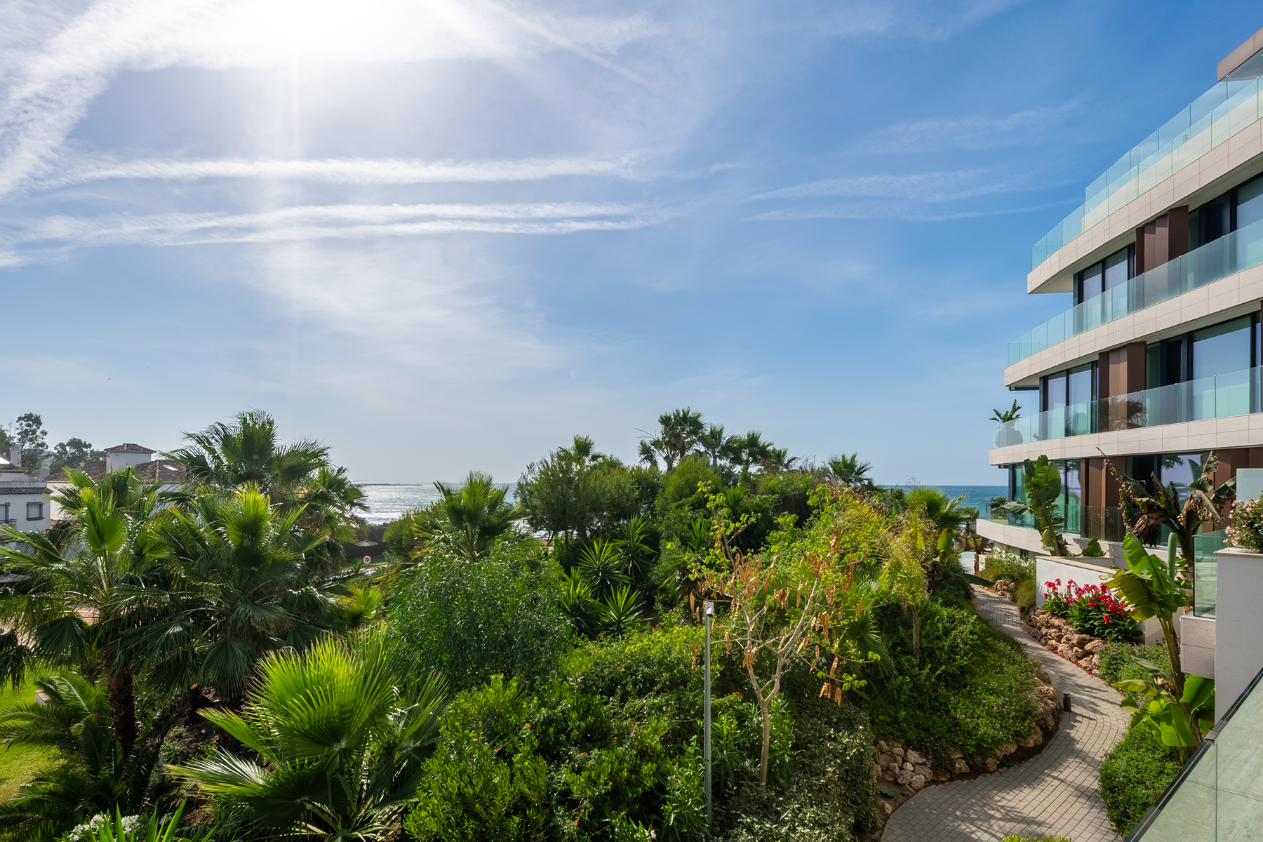  Beachfront apartment with exceptional resort amenities in Estepona - 物件實景
