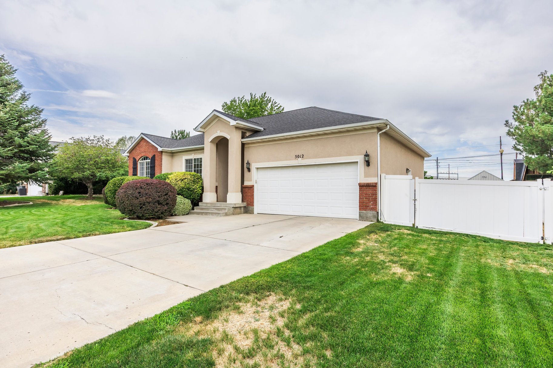  Meticulously maintained South Jordan Rambler with Large backyard - 物件實景