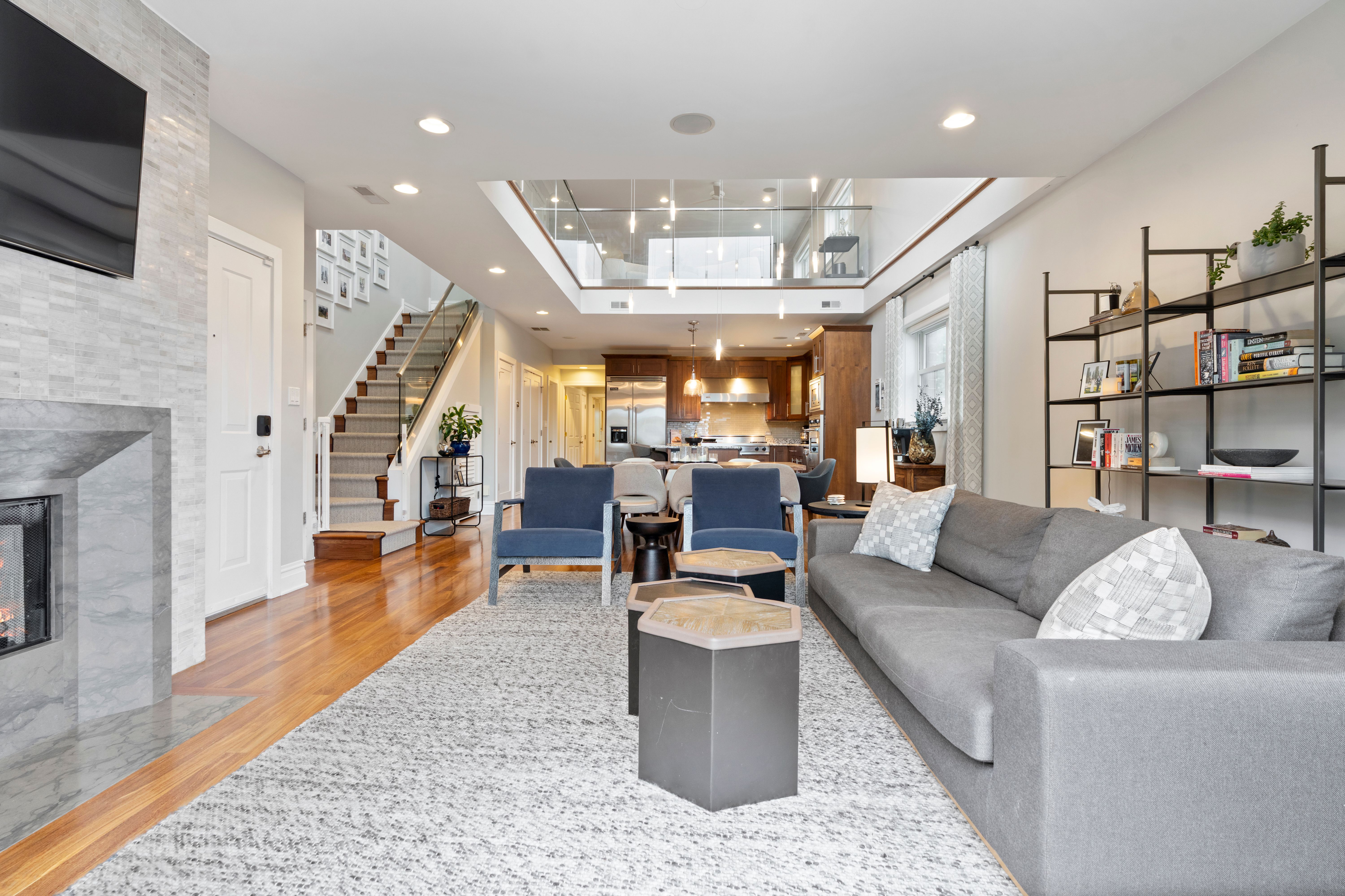 1346 W Addison St, Chicago, IL 60613