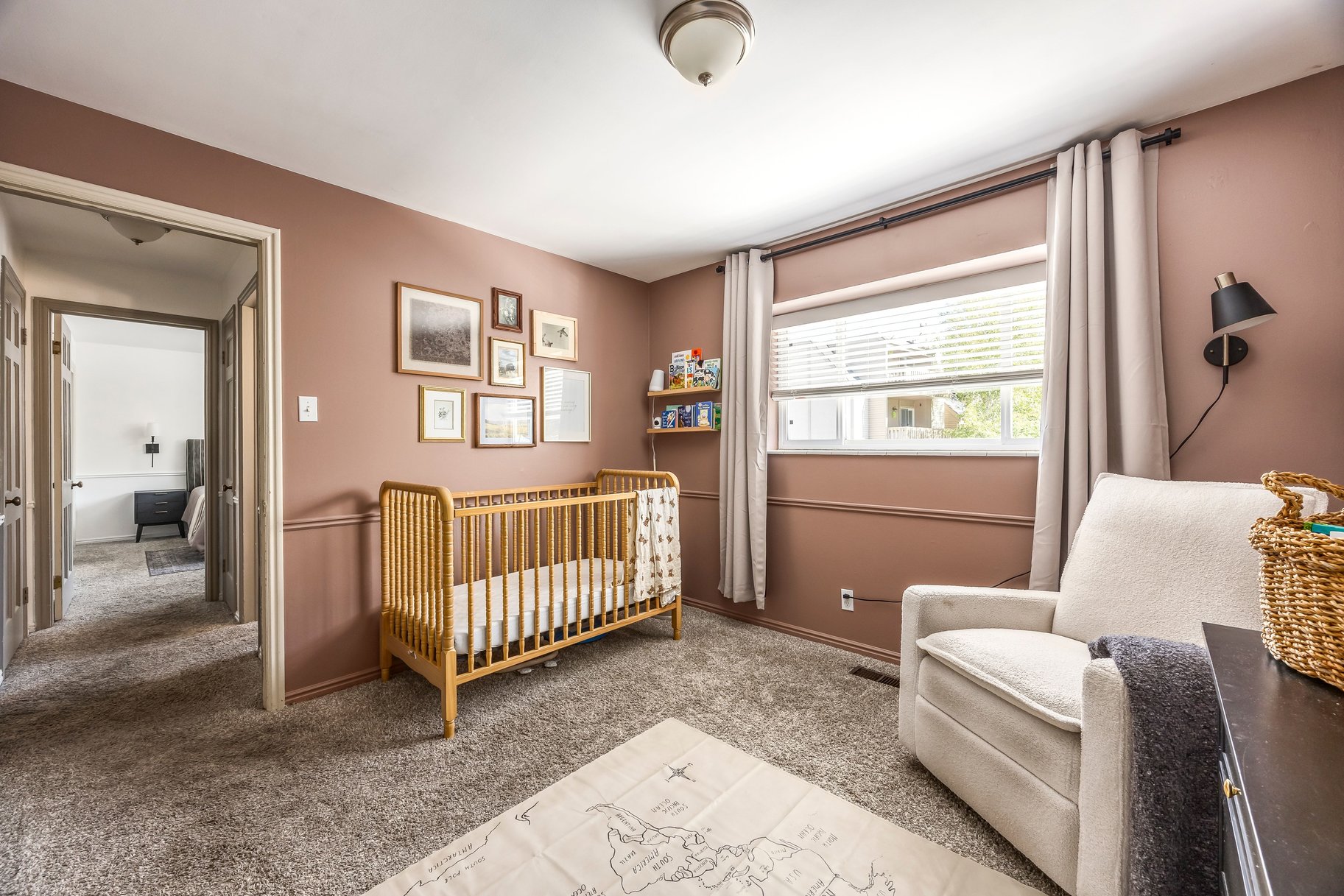  Light-Filled, Remodeled Living in the Heart of Holladay - 物件實景