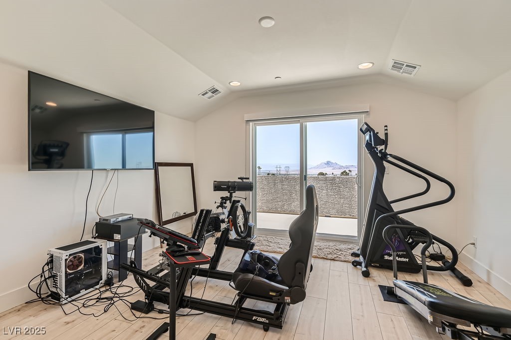 Henderson, Nevada, 89015, United States, 6 Bedrooms Bedrooms, ,1 BathroomBathrooms,Residential,For Sale,1826406