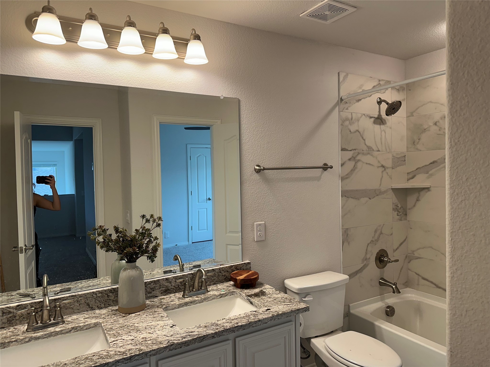 Little Elm, Texas, 76227, United States, 5 Bedrooms Bedrooms, ,4 BathroomsBathrooms,Residential,For Sale,1971561