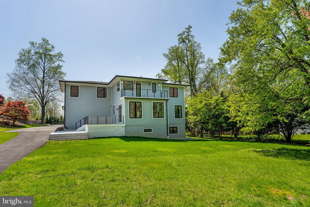 Herndon, Virginia, 20170, United States, 6 Bedrooms Bedrooms, ,6 BathroomsBathrooms,Residential,For Sale,1941281