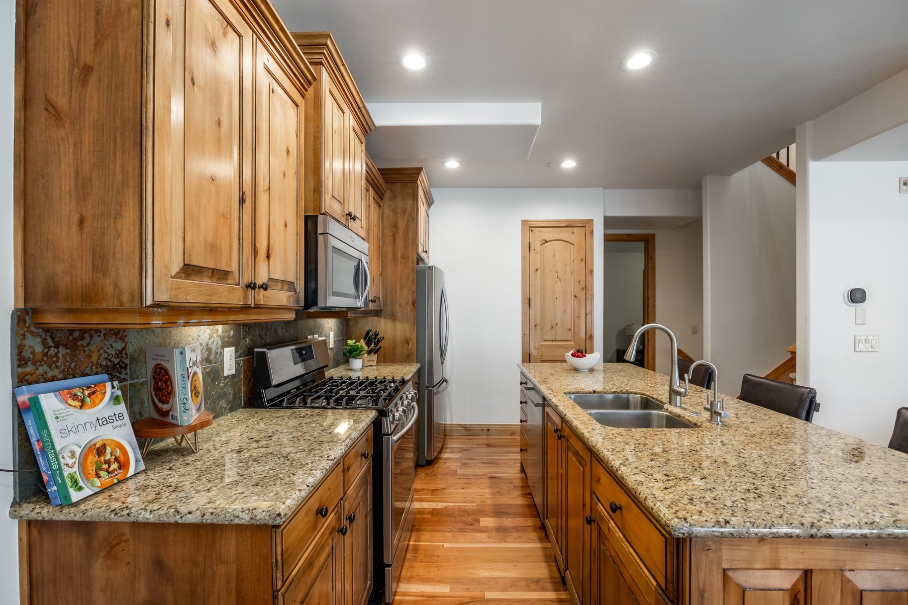  Modern Design Meets Alpine Charm in Jeremy Ranch - 物件實景