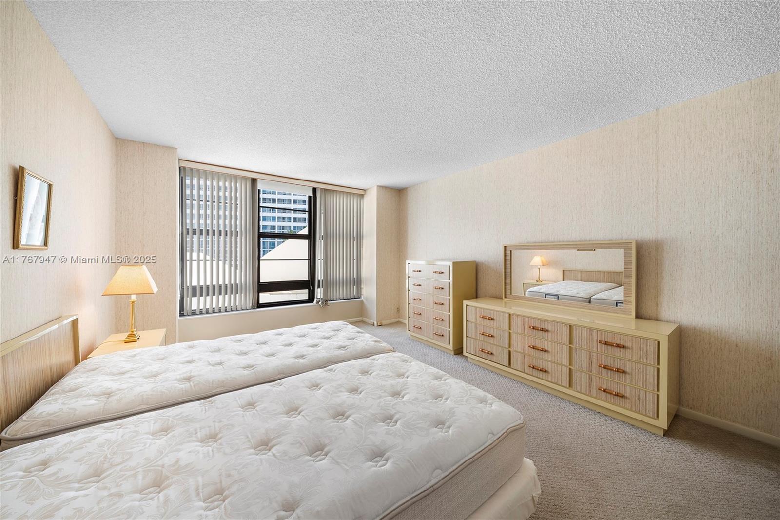 Miami Beach, Florida, 33140, United States, 3 Bedrooms Bedrooms, ,4 BathroomsBathrooms,Residential,For Sale,1745690
