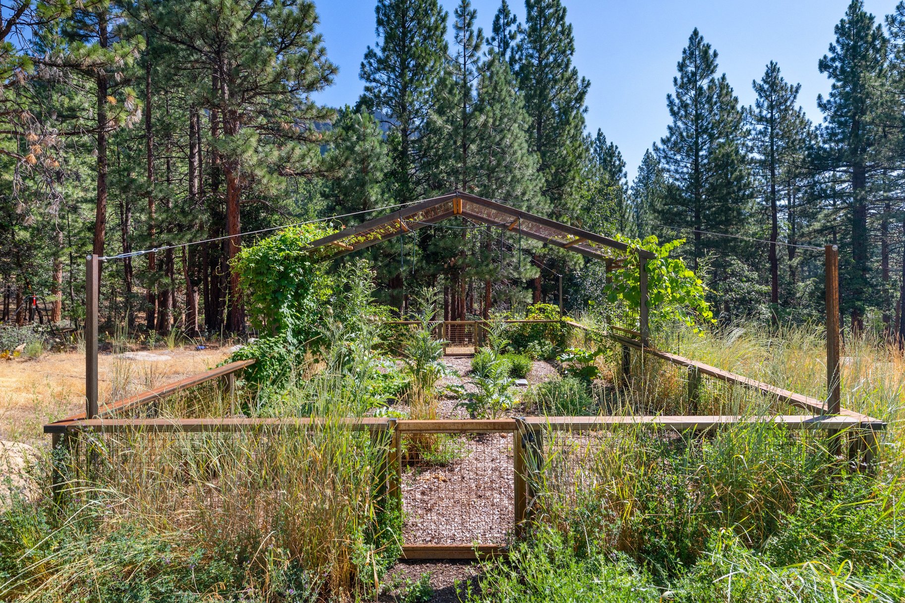  20 Private Acres. One Epic Location. - 物件實景