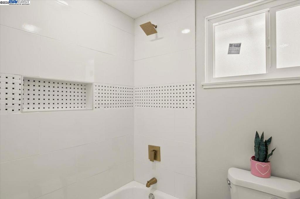 Livermore, California, 94551, United States, 3 Bedrooms Bedrooms, ,2 BathroomsBathrooms,Residential,For Sale,1986082