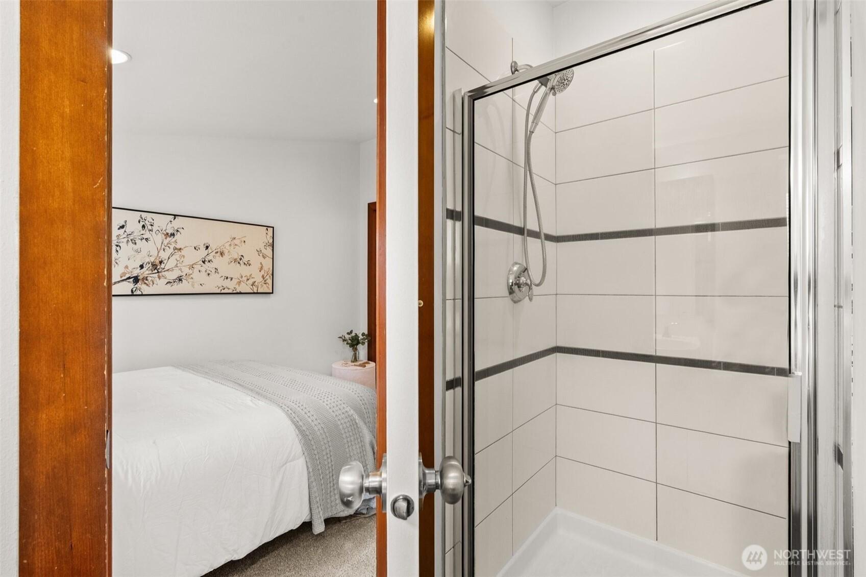 SEATTLE, Washington, 98105, United States, 3 Bedrooms Bedrooms, ,3 BathroomsBathrooms,Residential,For Sale,1875304