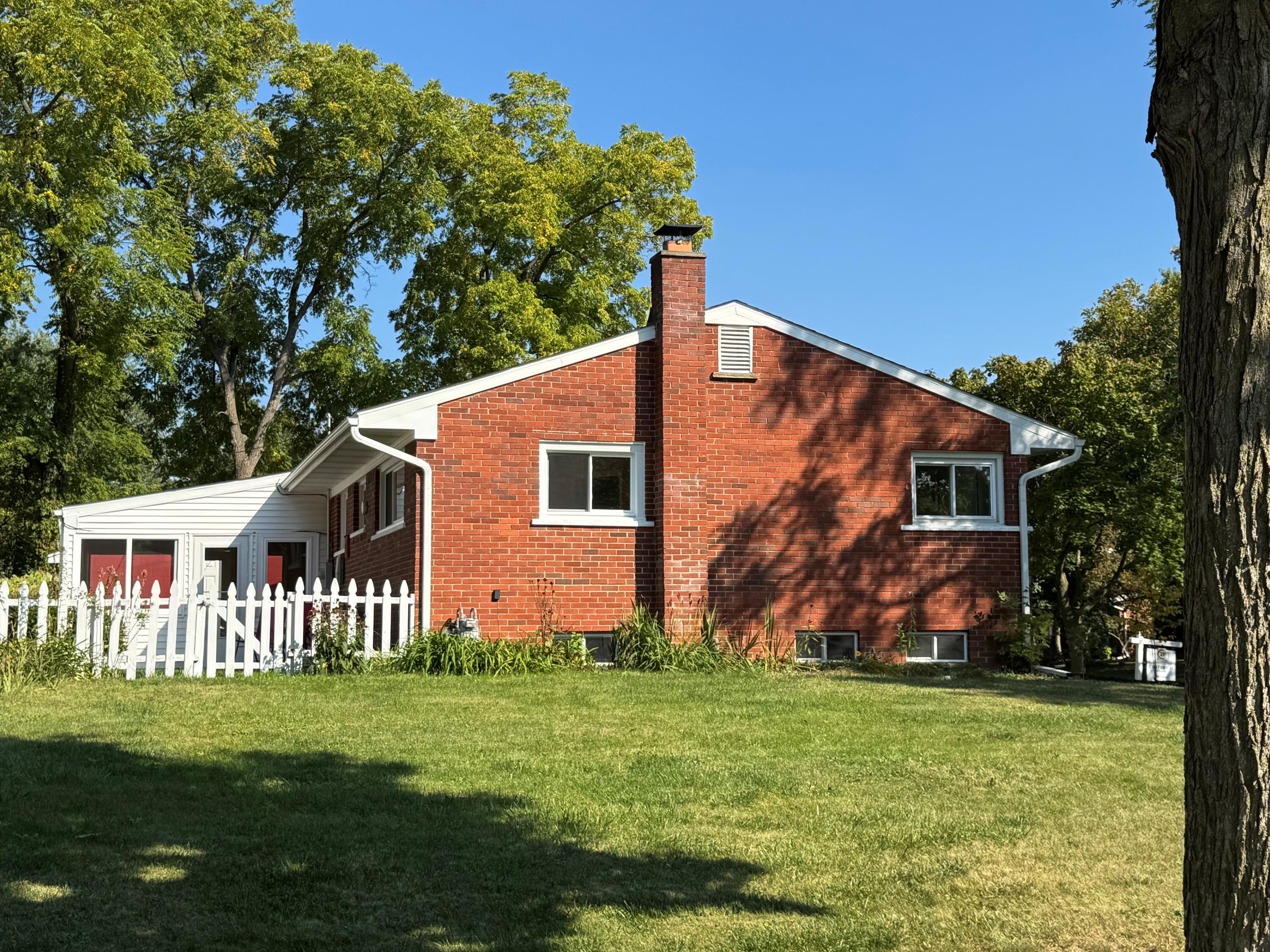 Ann Arbor, Michigan, 48103, United States, 3 Bedrooms Bedrooms, ,2 BathroomsBathrooms,Residential,For Sale,1982921