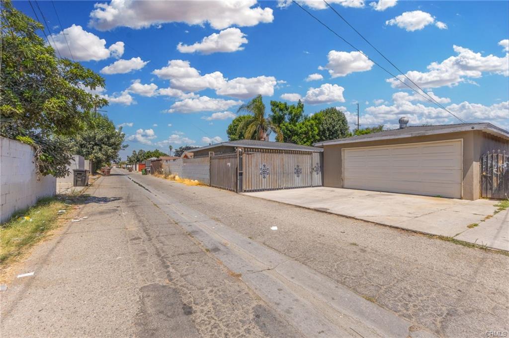 Compton, California, 90221, United States, 3 Bedrooms Bedrooms, ,2 BathroomsBathrooms,Residential,For Sale,1922771
