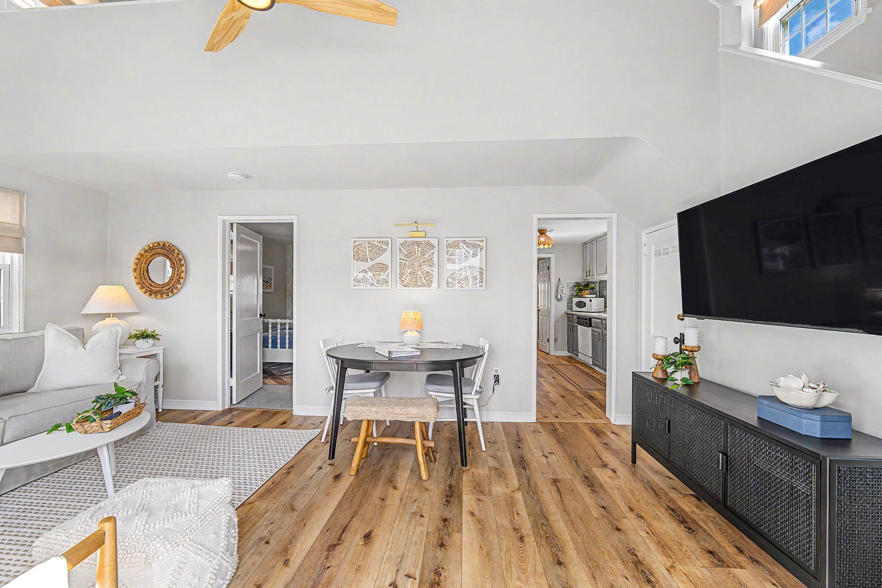  2353 Asbury Avenue - 物件實景