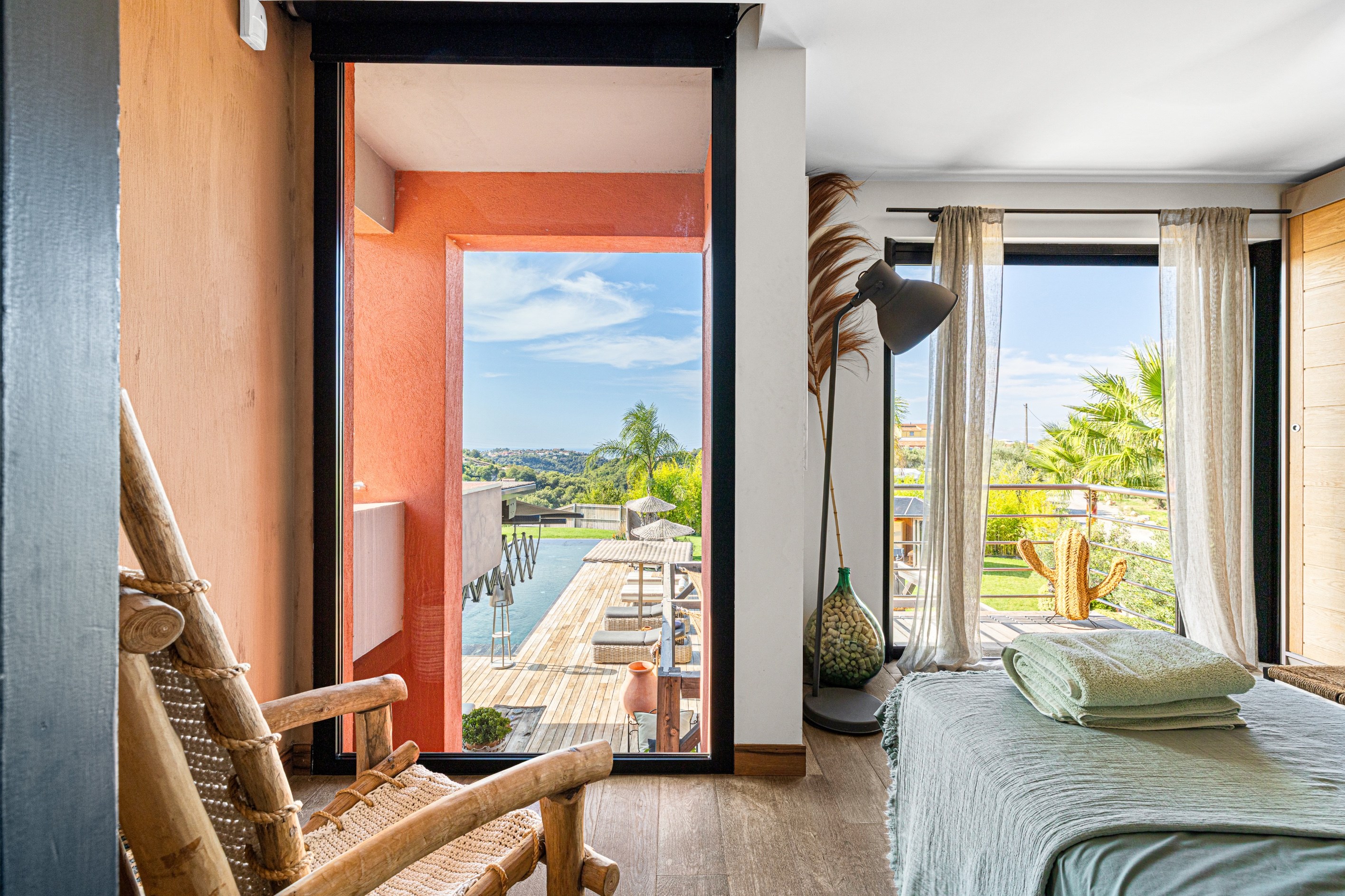  Spectacular Architect-Designed Villa with Pool and Sea Views in Nice Crémat - 物件實景