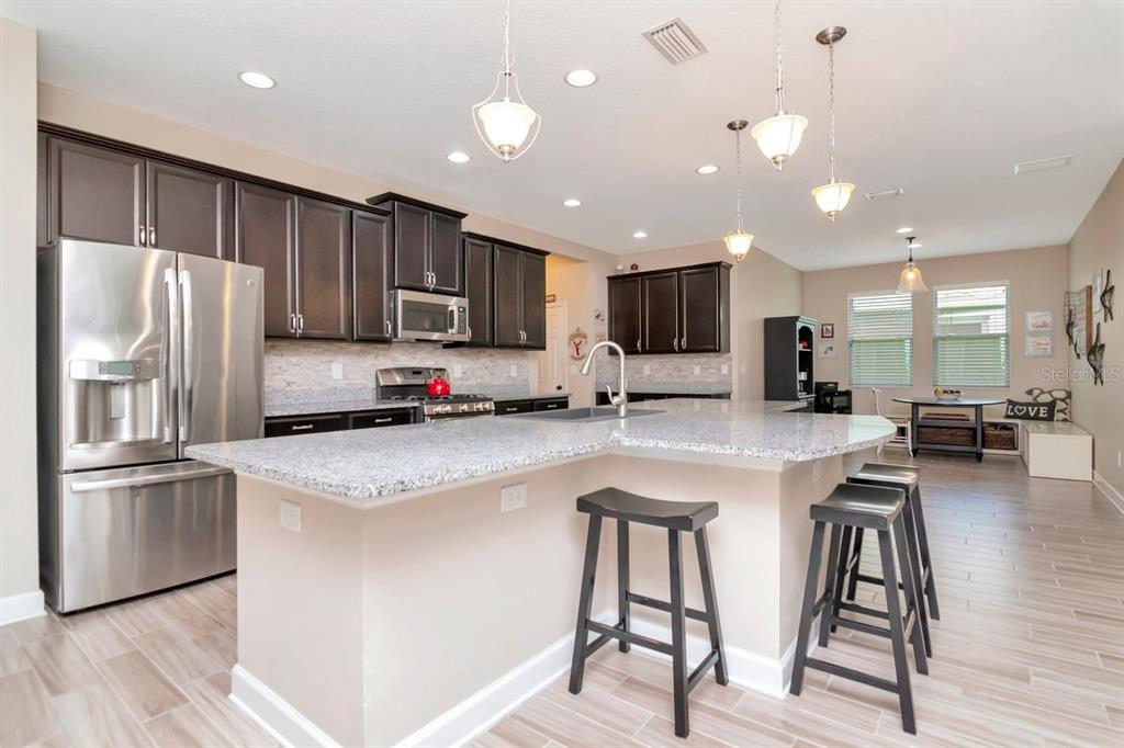 Bradenton, Florida, 34212, United States, 4 Bedrooms Bedrooms, ,4 BathroomsBathrooms,Residential,For Sale,1908693