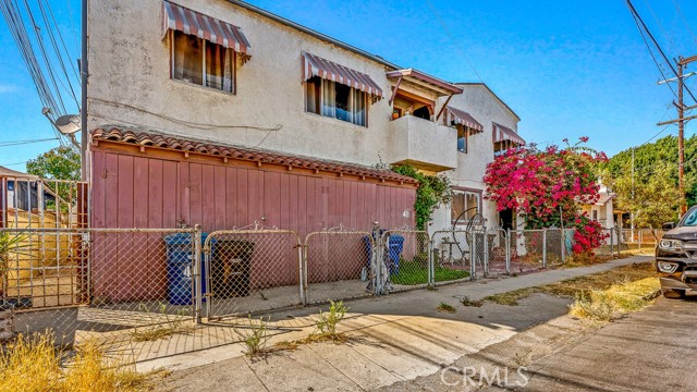 Los Angeles, California, 90063, United States, 6 Bedrooms Bedrooms, ,Residential,For Sale,1922877