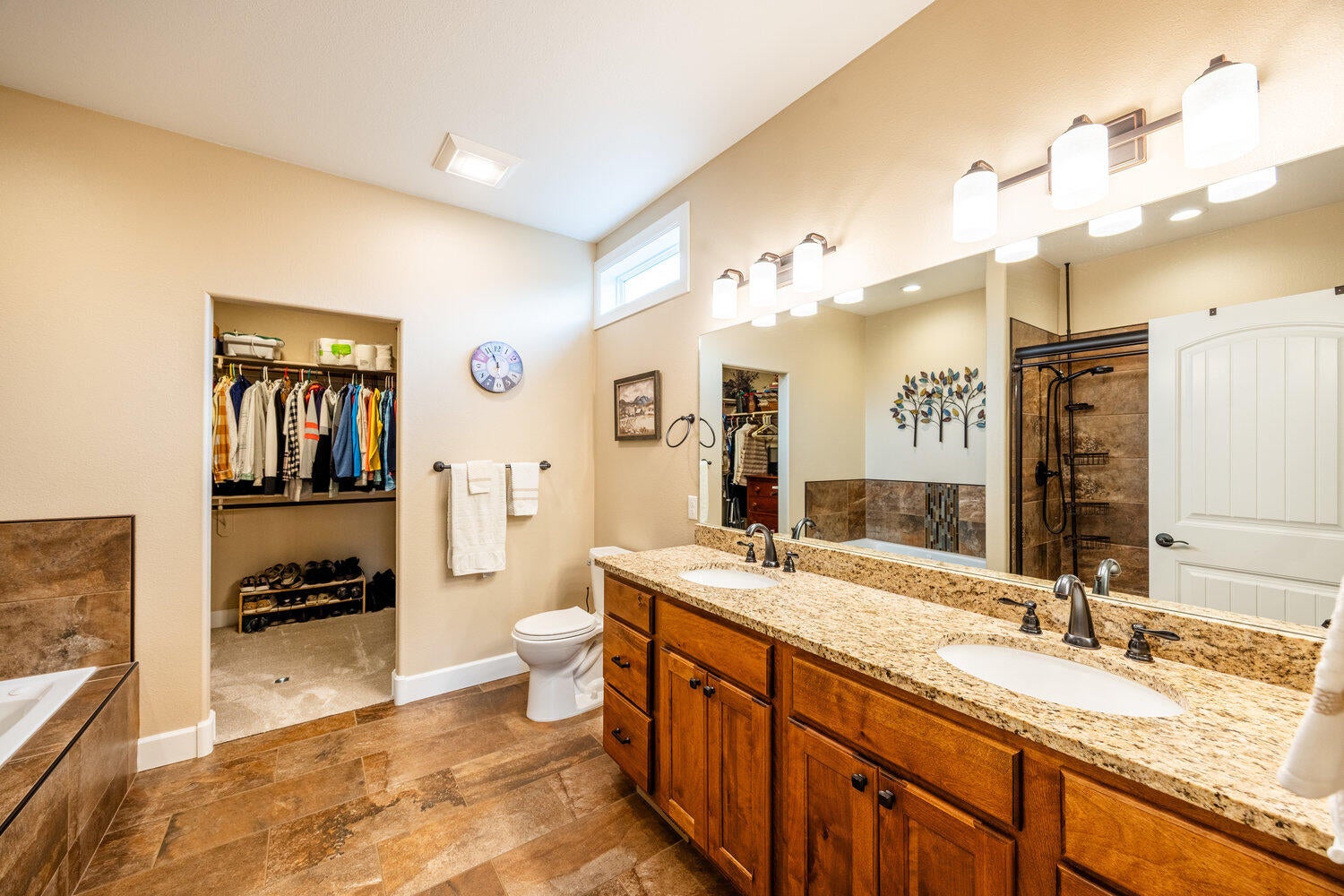 Sheridan, Wyoming, 82801, United States, 4 Bedrooms Bedrooms, ,2 BathroomsBathrooms,Residential,For Sale,1980620