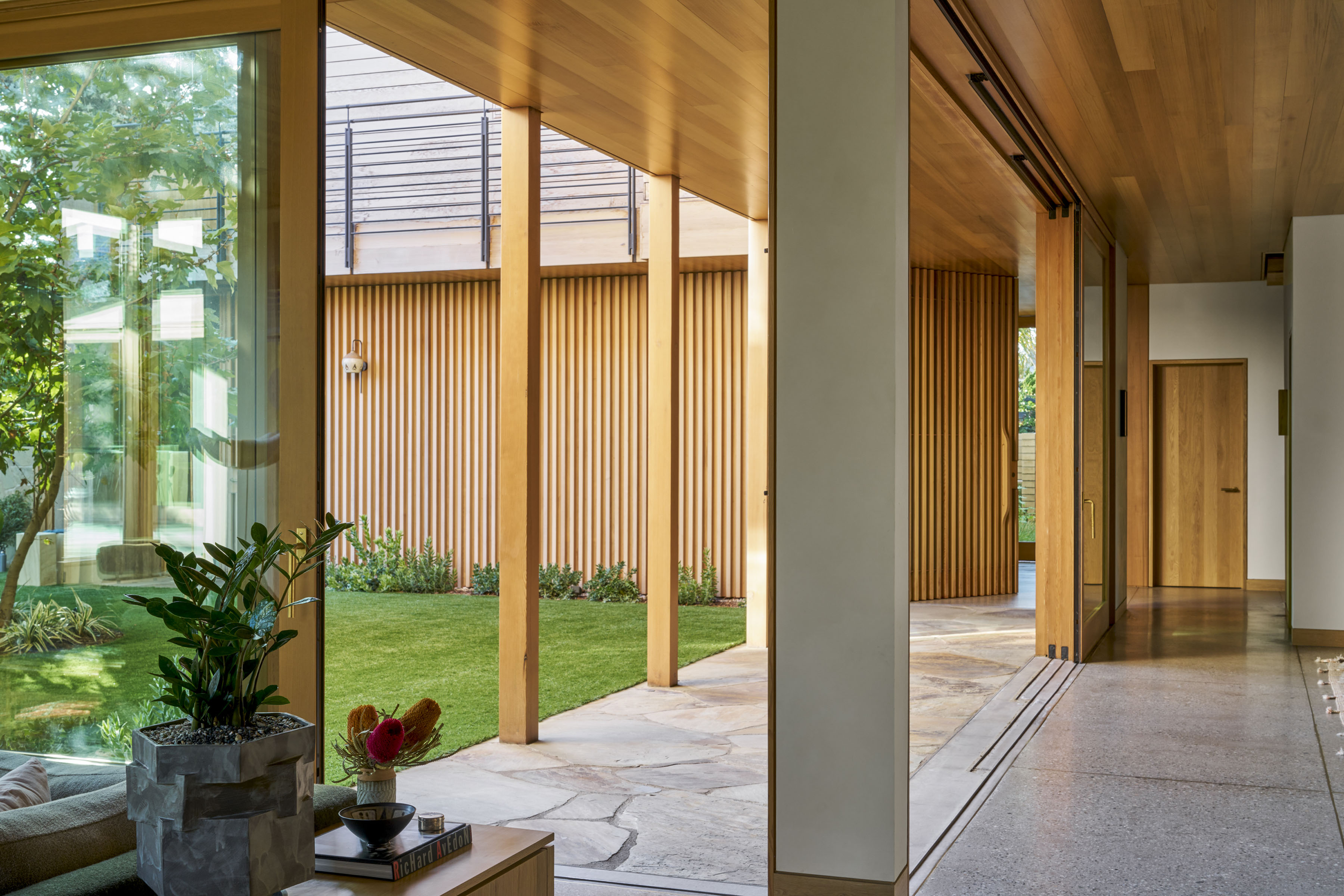  746 Milwood Avenue - 物件實景