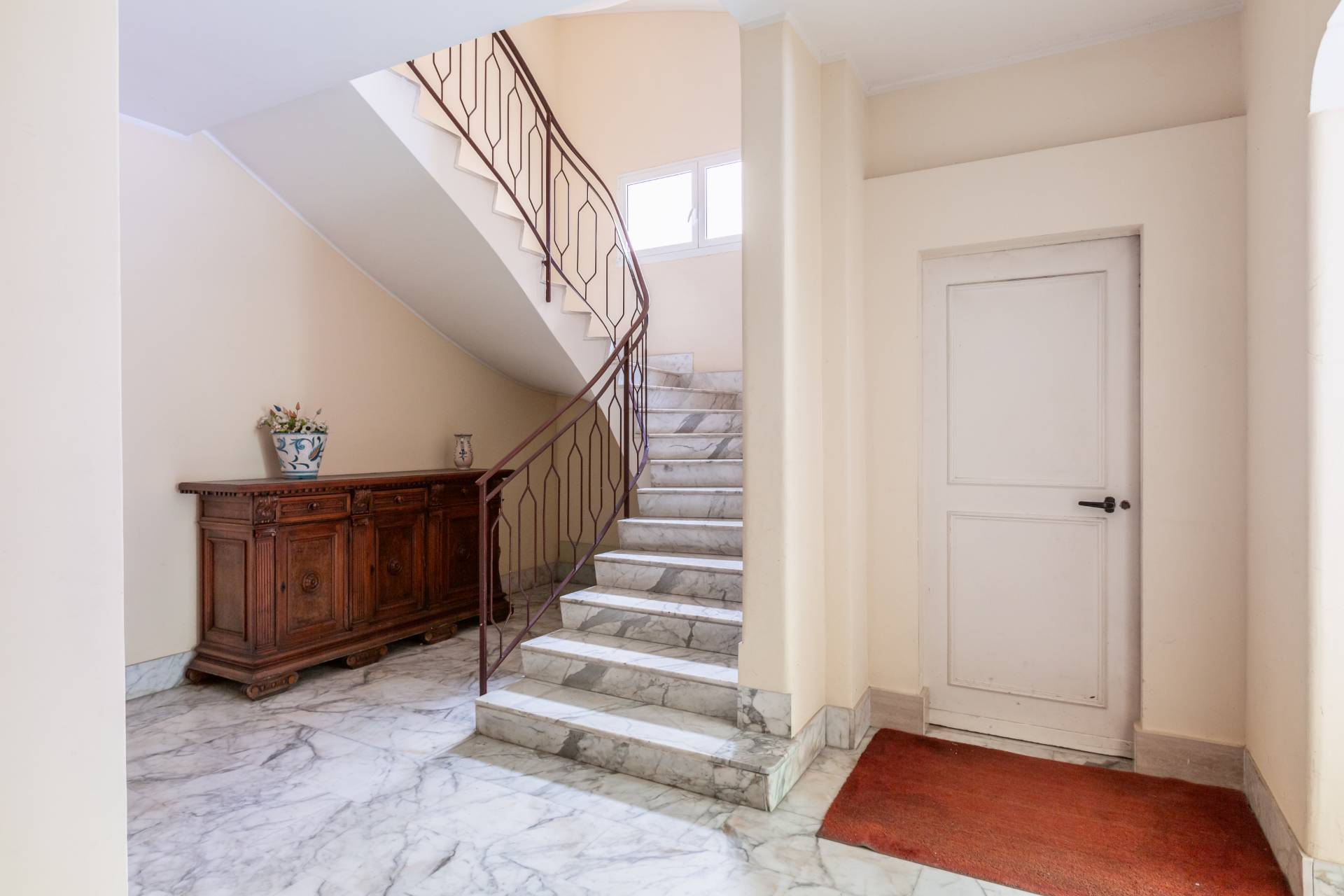 Roma, Roma, 00100, IT, 4 Bedrooms Bedrooms, ,4 BathroomsBathrooms,Residential,For Sale,1992075