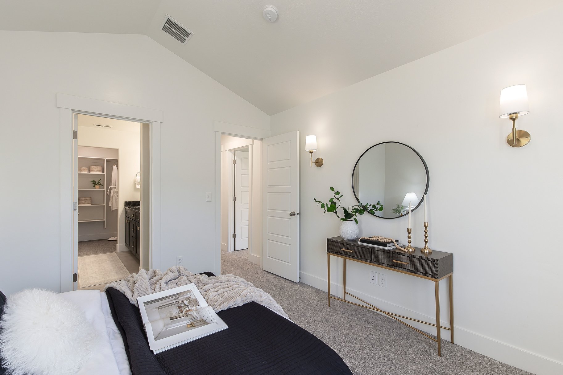  Stylish End-Unit Townhome - 物件實景