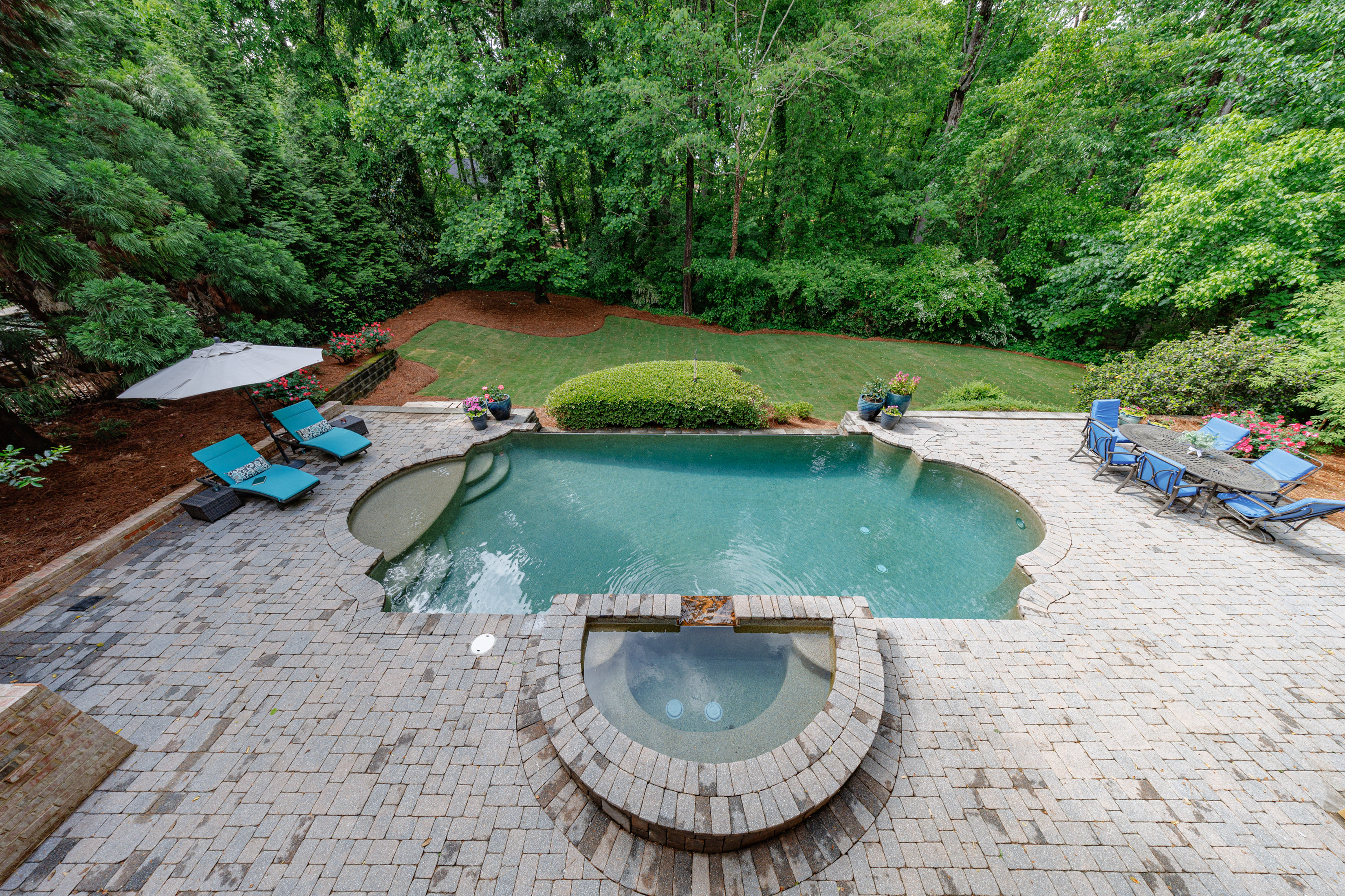  Stunning European-inspired Home on Private, Wooded Lot in East Cobb - 物件實景