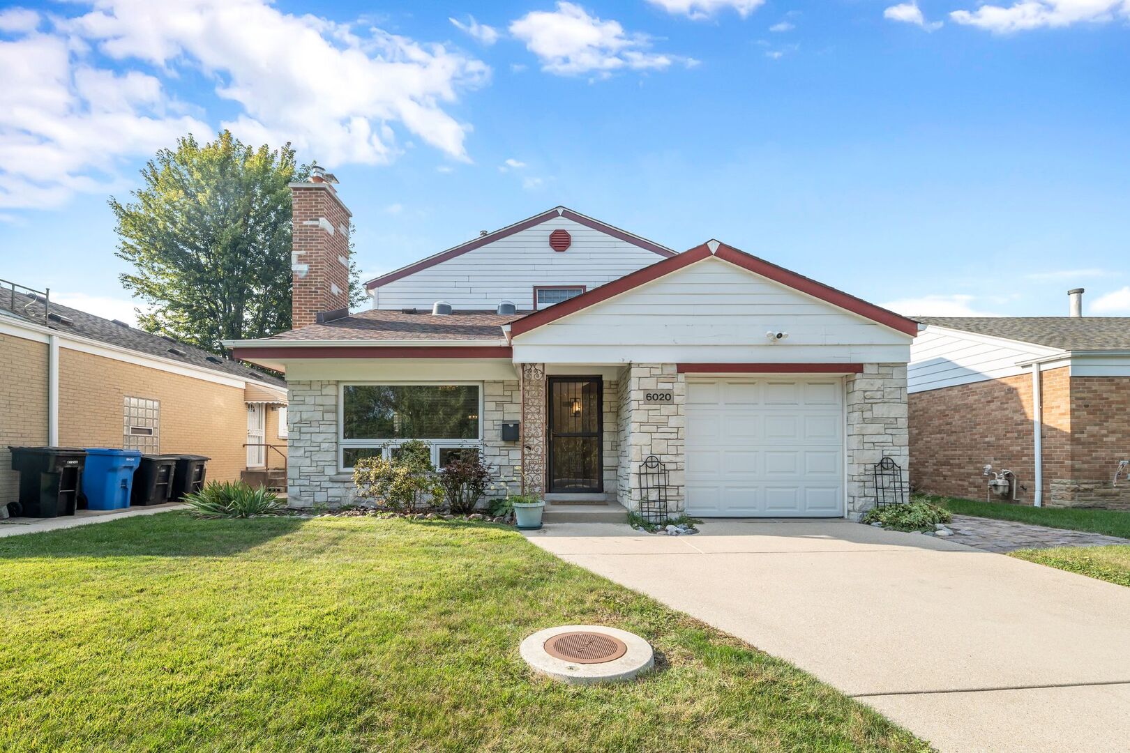 Chicago, Illinois, 60646, United States, 5 Bedrooms Bedrooms, ,3 BathroomsBathrooms,Residential,For Sale,2001010