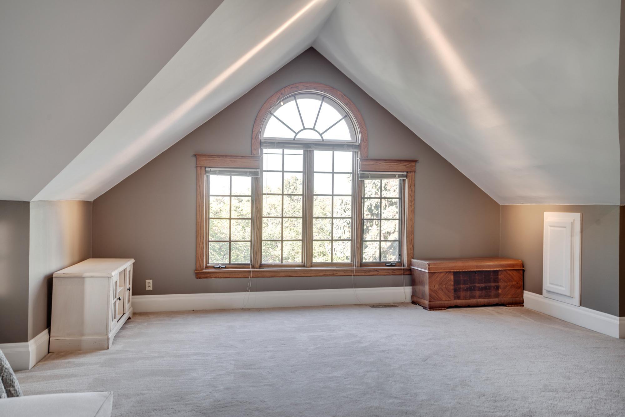 Minneapolis, Minnesota, 55408, United States, 5 Bedrooms Bedrooms, ,2 BathroomsBathrooms,Residential,For Sale,1960764