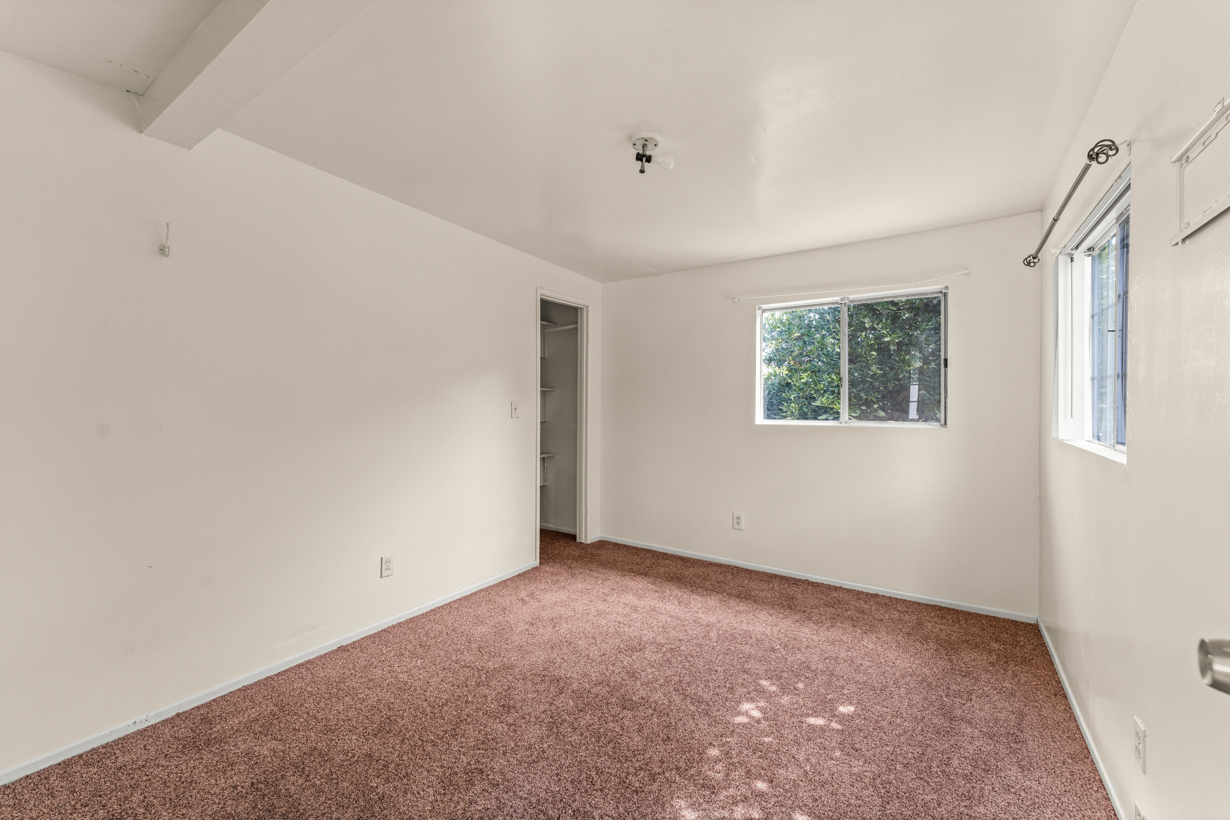 Rialto, California, 92376, United States, 4 Bedrooms Bedrooms, ,2 BathroomsBathrooms,Residential,For Sale,1973663