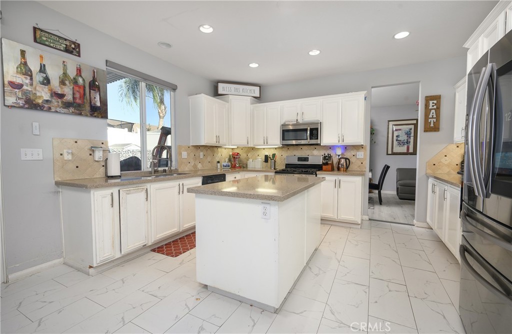 Wildomar, California, 92595, United States, 5 Bedrooms Bedrooms, ,4 BathroomsBathrooms,Residential,For Sale,2016892