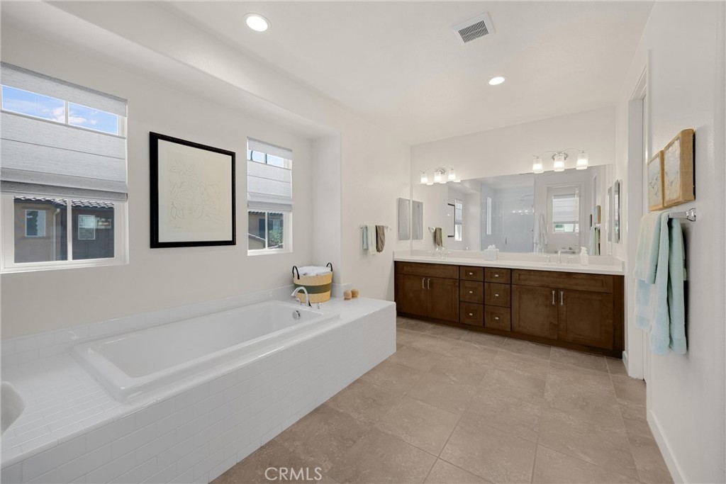 Upland, California, 91784, United States, 3 Bedrooms Bedrooms, ,3 BathroomsBathrooms,Residential,For Sale,1988637