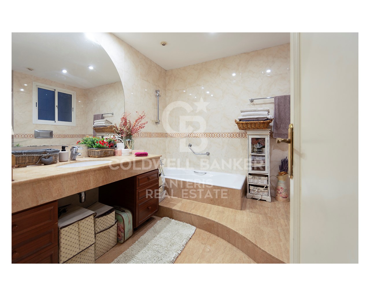 Barcelona, Barcelona, Sarri? - Sant Gervasi Barcel, Barcelona, Catalonia, ES, 5 Bedrooms Bedrooms, ,2 BathroomsBathrooms,Residential,For Sale,Barcelona, Barcelona, Sarri? - Sant Gervasi Barcel,1671720
