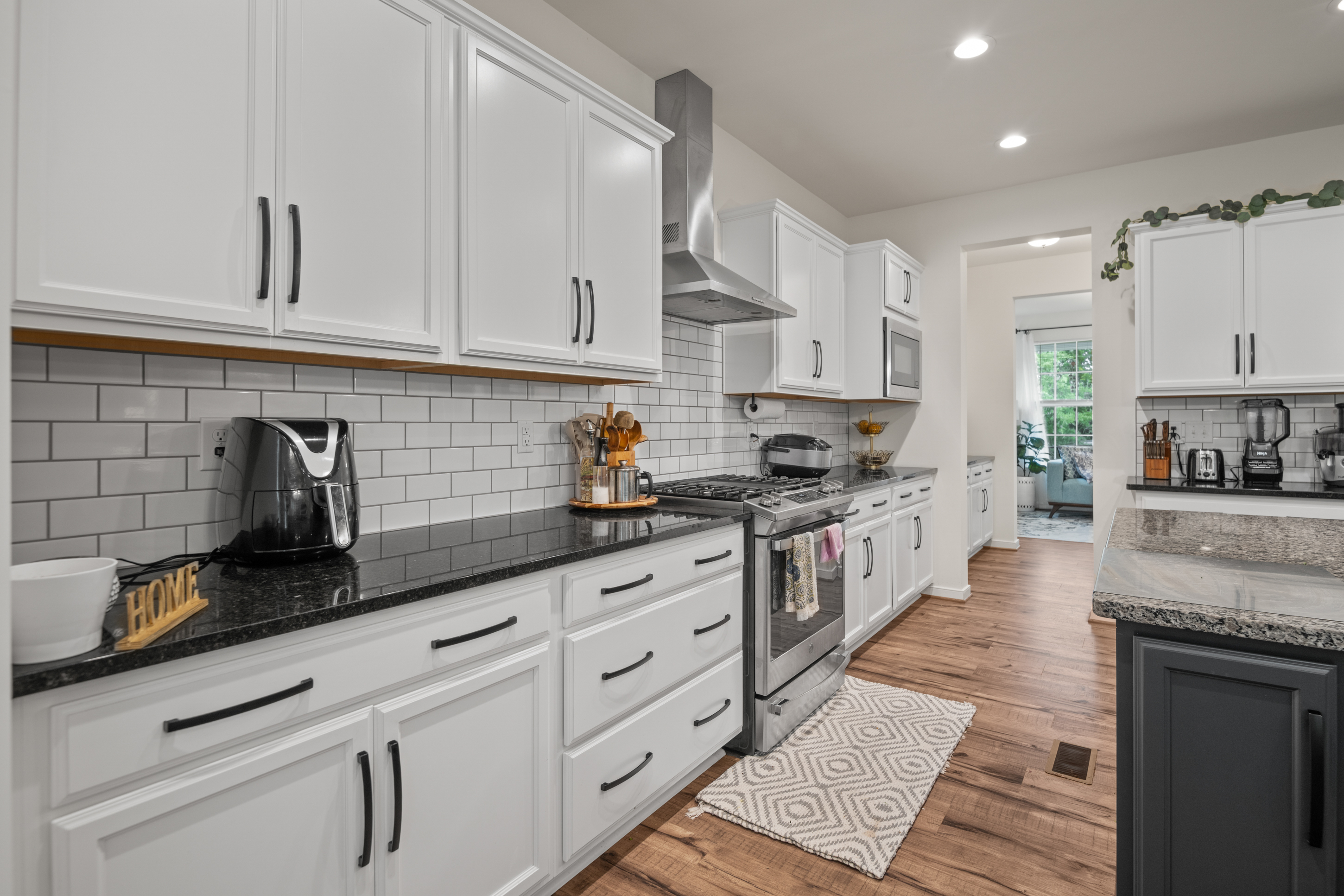 Moseley, Virginia, 23120, United States, 5 Bedrooms Bedrooms, ,3 BathroomsBathrooms,Residential,For Sale,1915307