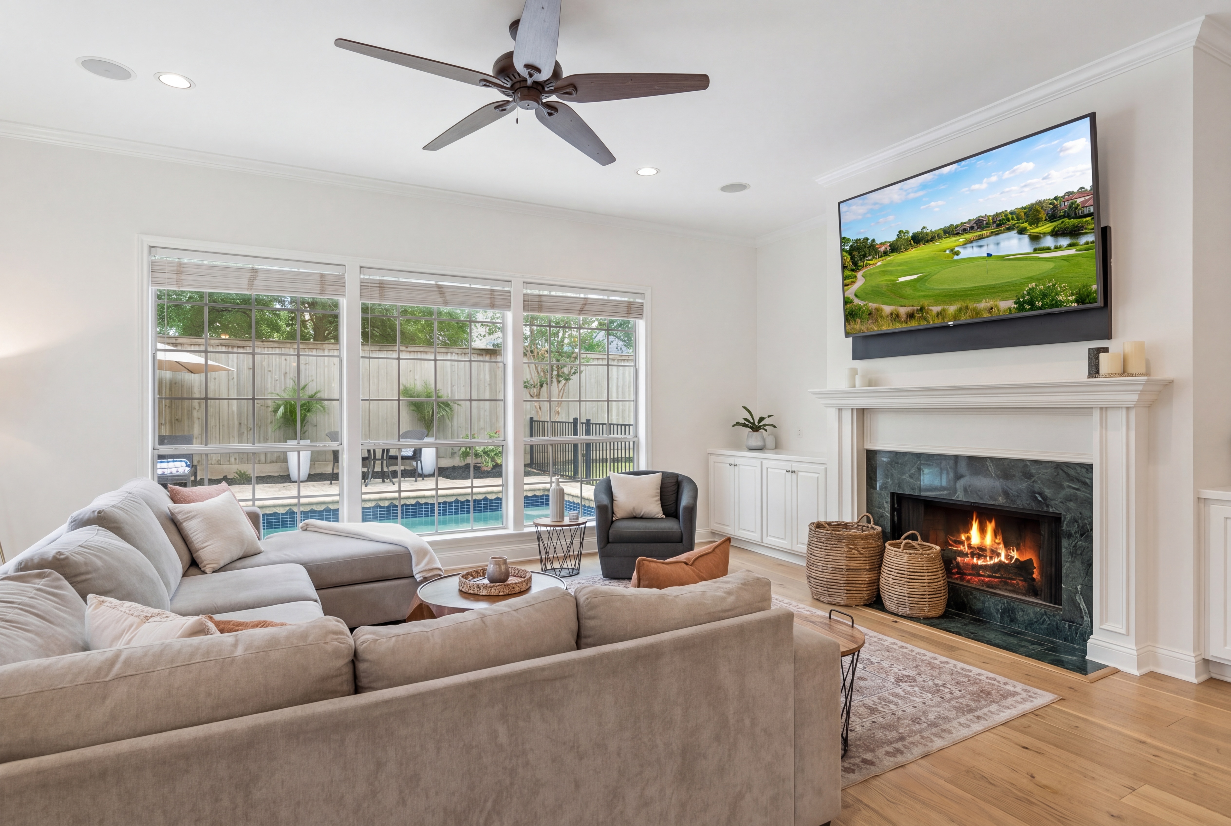  Elegant Deerfield Retreat with Resort-Style Backyard - 物件實景