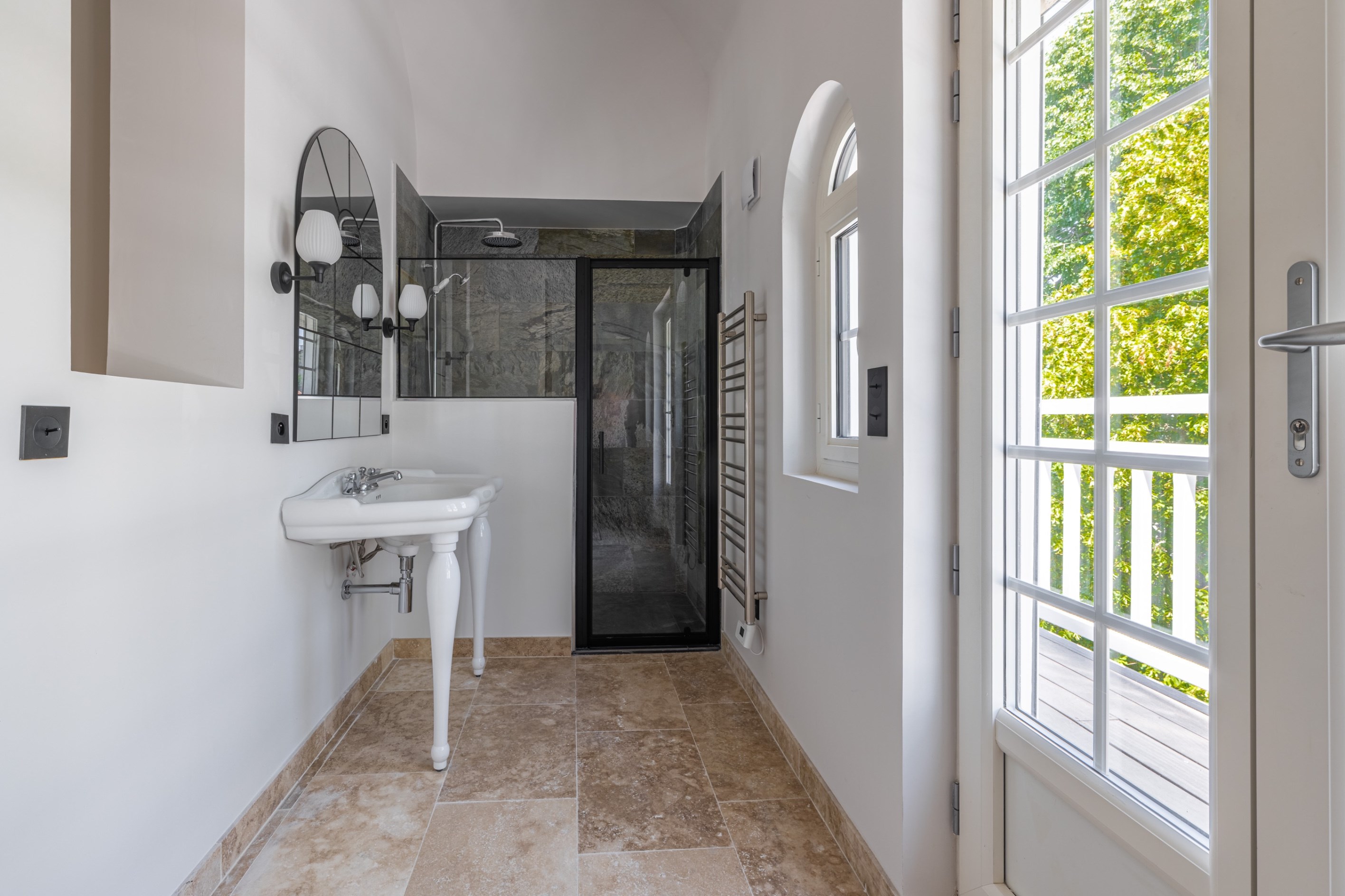  EXCEPTIONAL WATERFRONT ESTATE ENHANCED BY AN OUTSTANDING RENOVATION - 物件實景