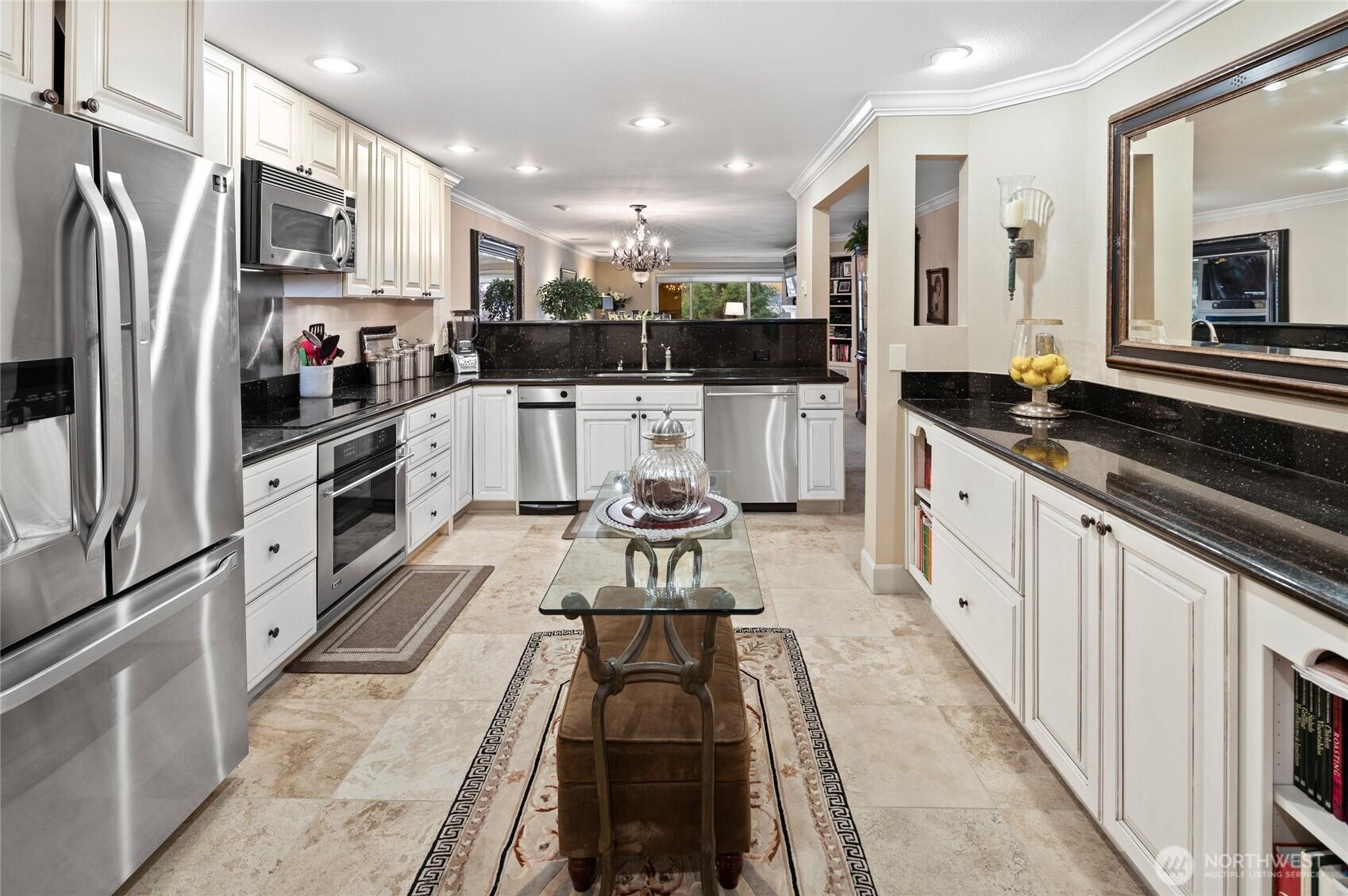 KIRKLAND, Washington, 98033, United States, 2 Bedrooms Bedrooms, ,2 BathroomsBathrooms,Residential,For Sale,1827851