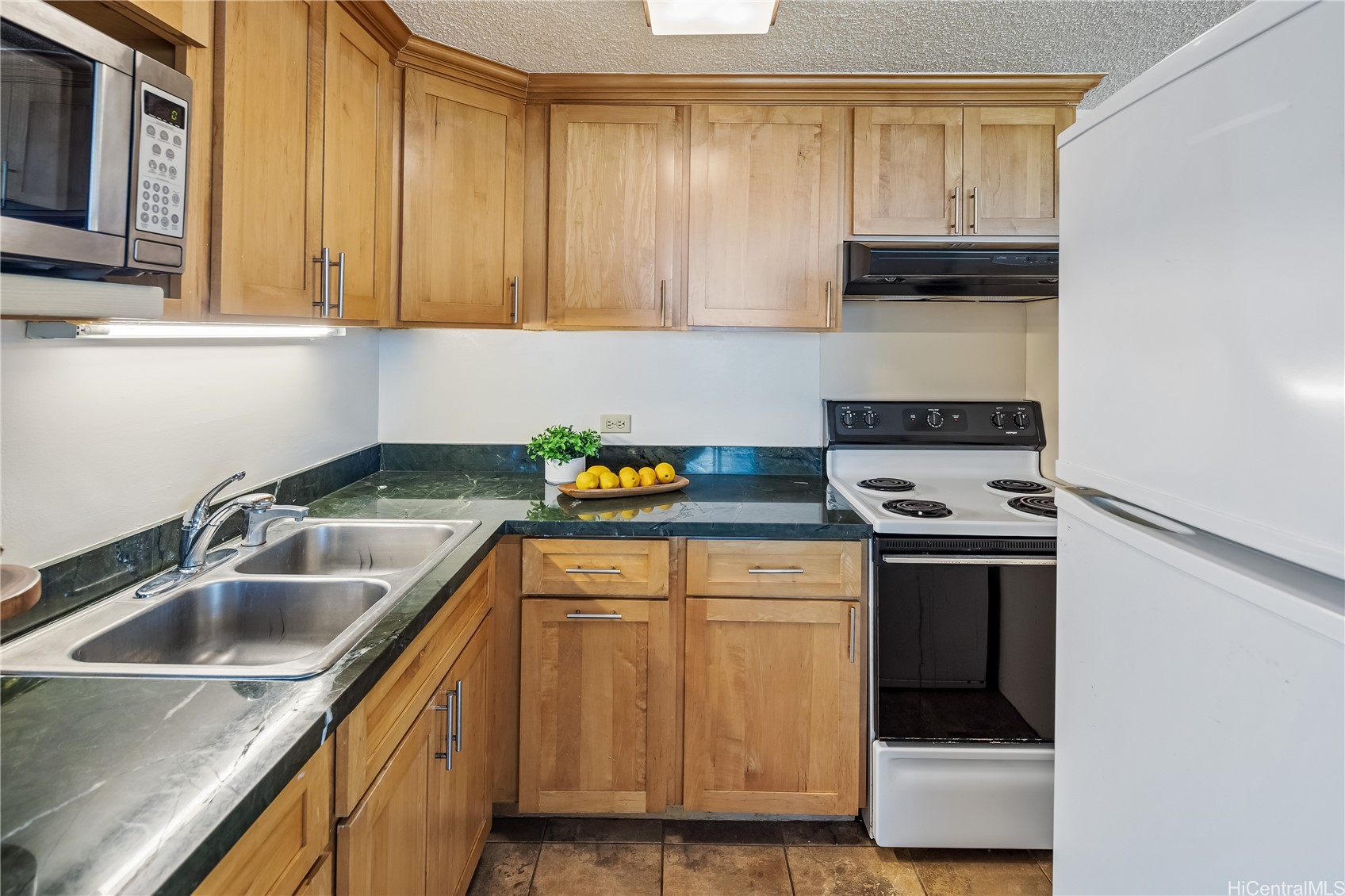 Aiea, Hawaii, 96701, United States, 2 Bedrooms Bedrooms, ,2 BathroomsBathrooms,Residential,For Sale,1882512